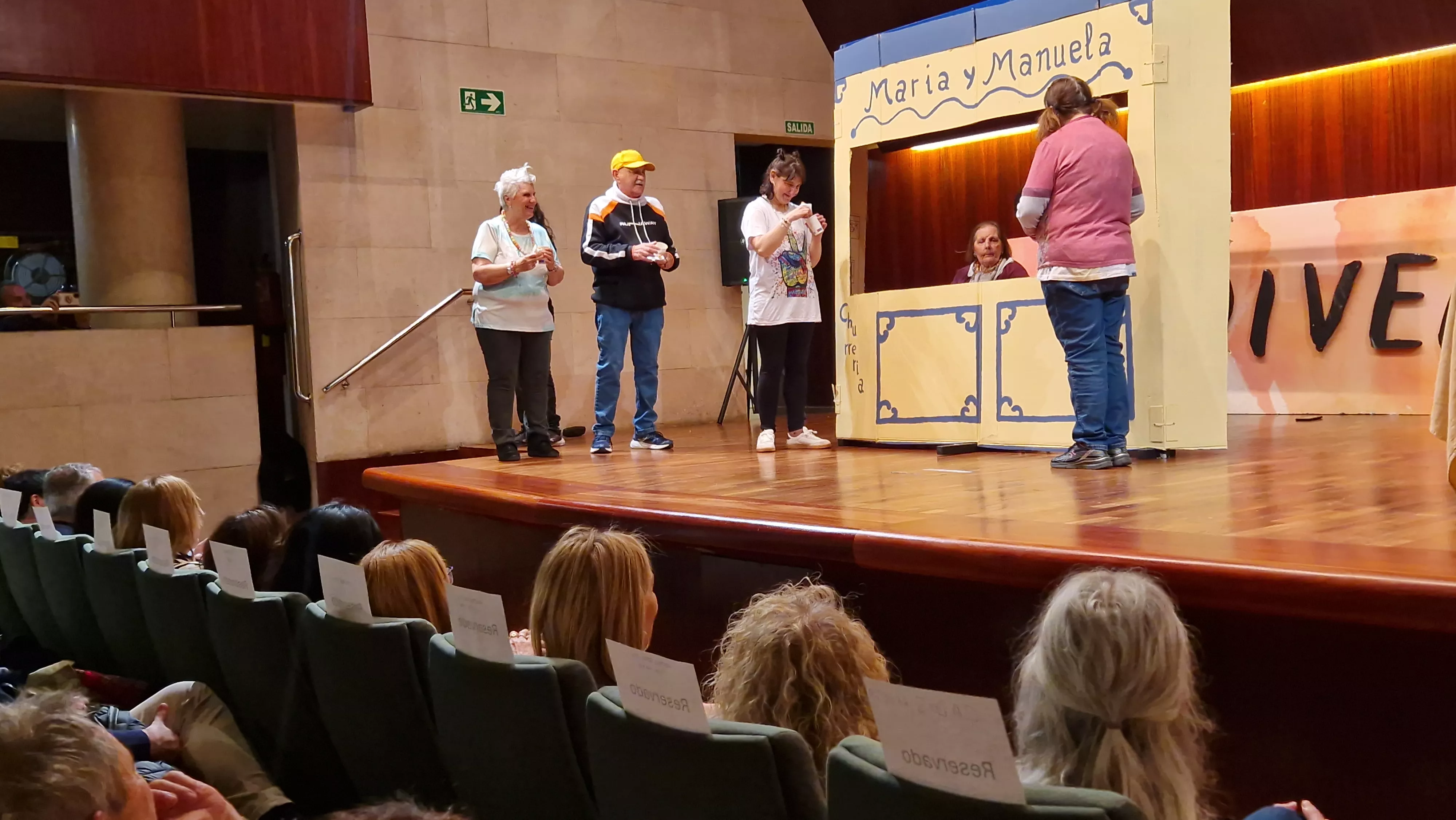 Chocolate con churros, de la Cruz Blanca, en Diversario. Foto Myriam Martínez