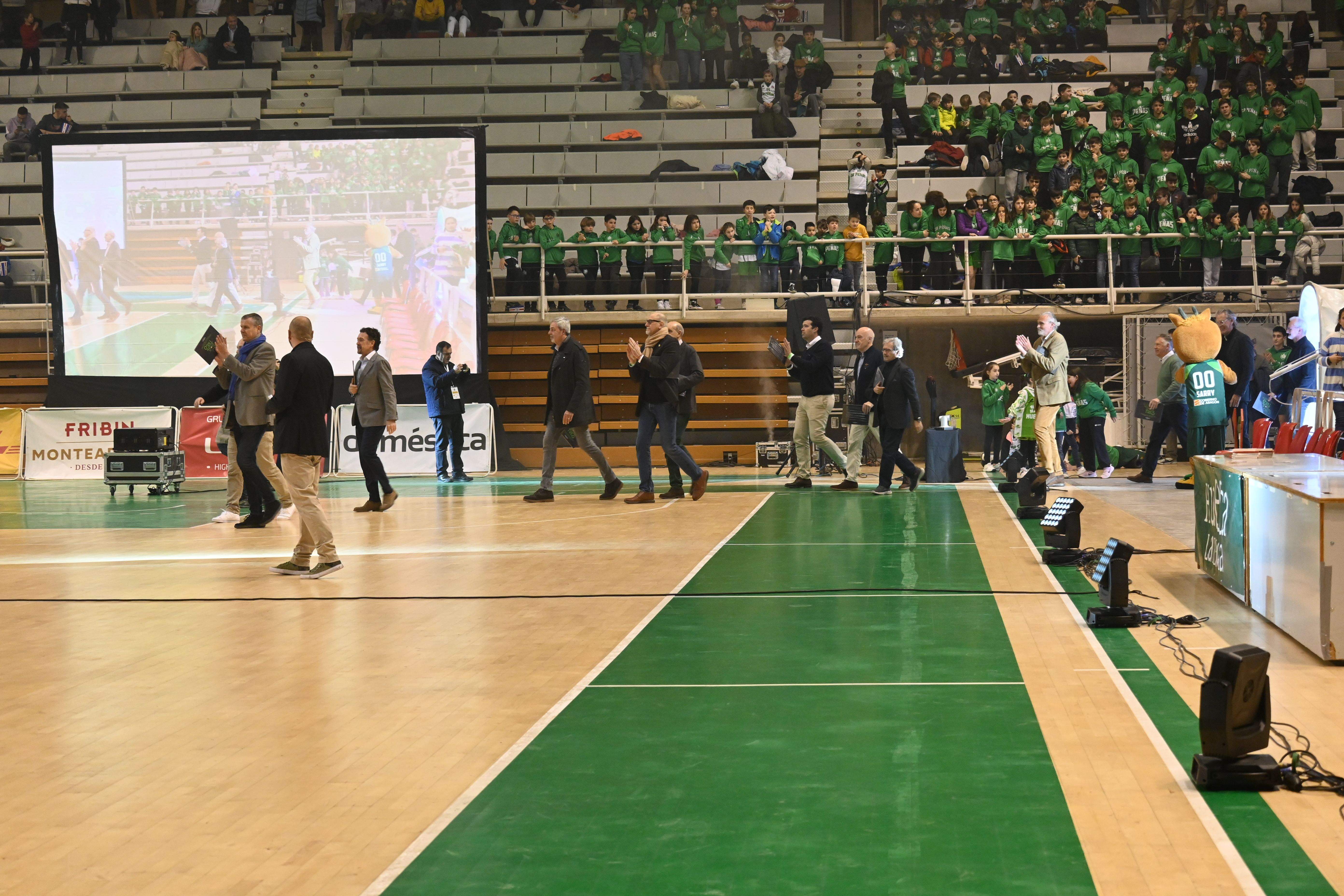 Fiesta en el Palacio de los Deportes de Huesca con La Magia en el recuerdo. Foto Carlos Jalle