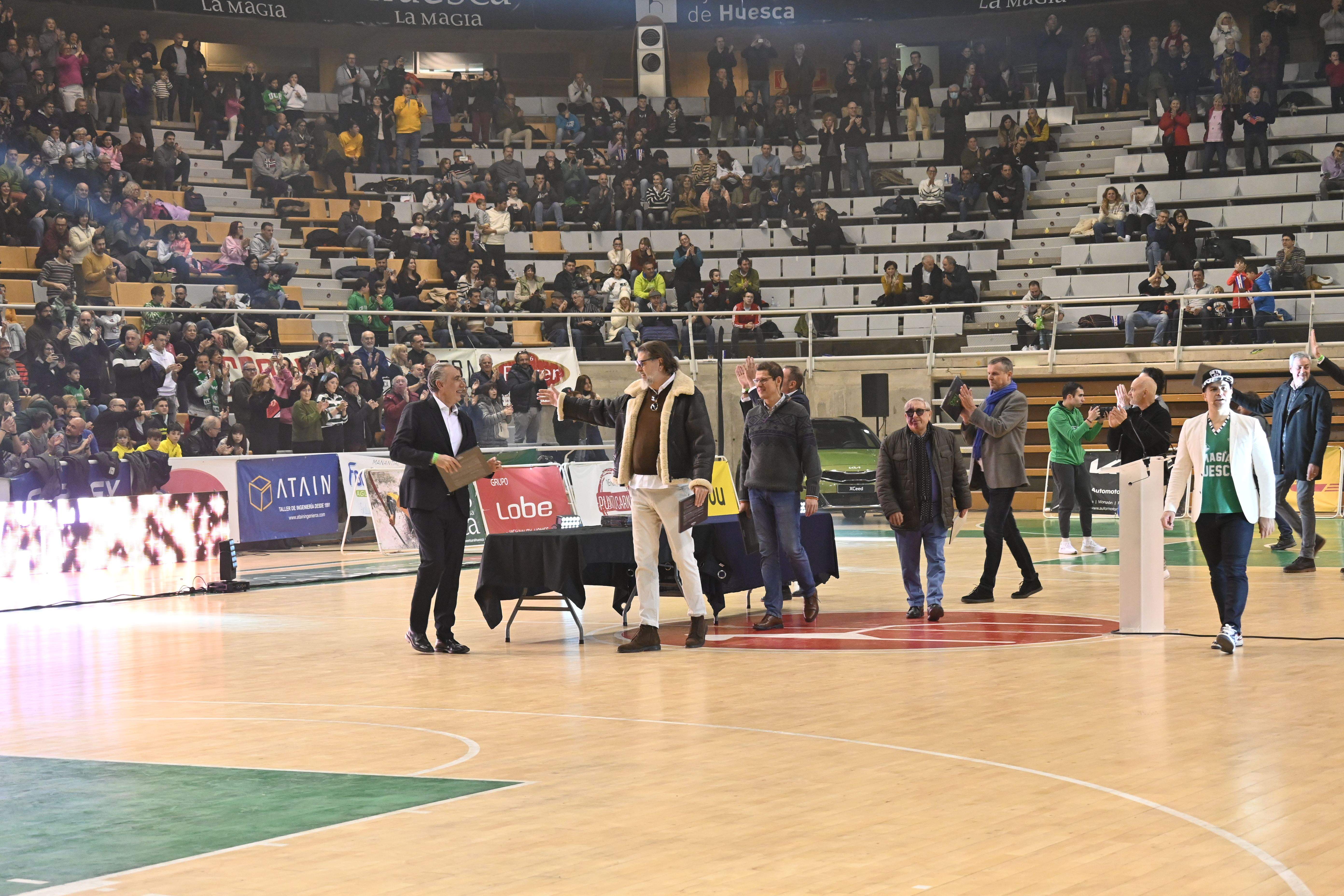 Fiesta en el Palacio de los Deportes de Huesca con La Magia en el recuerdo. Foto Carlos Jalle
