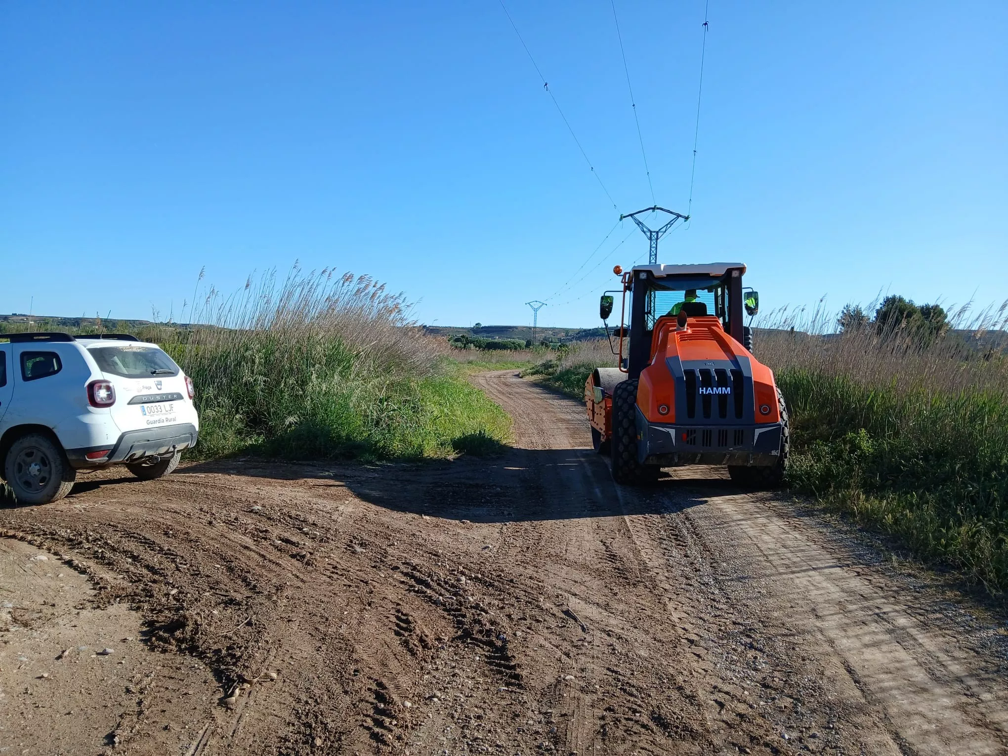 Mantenimiento en caminos de Fraga