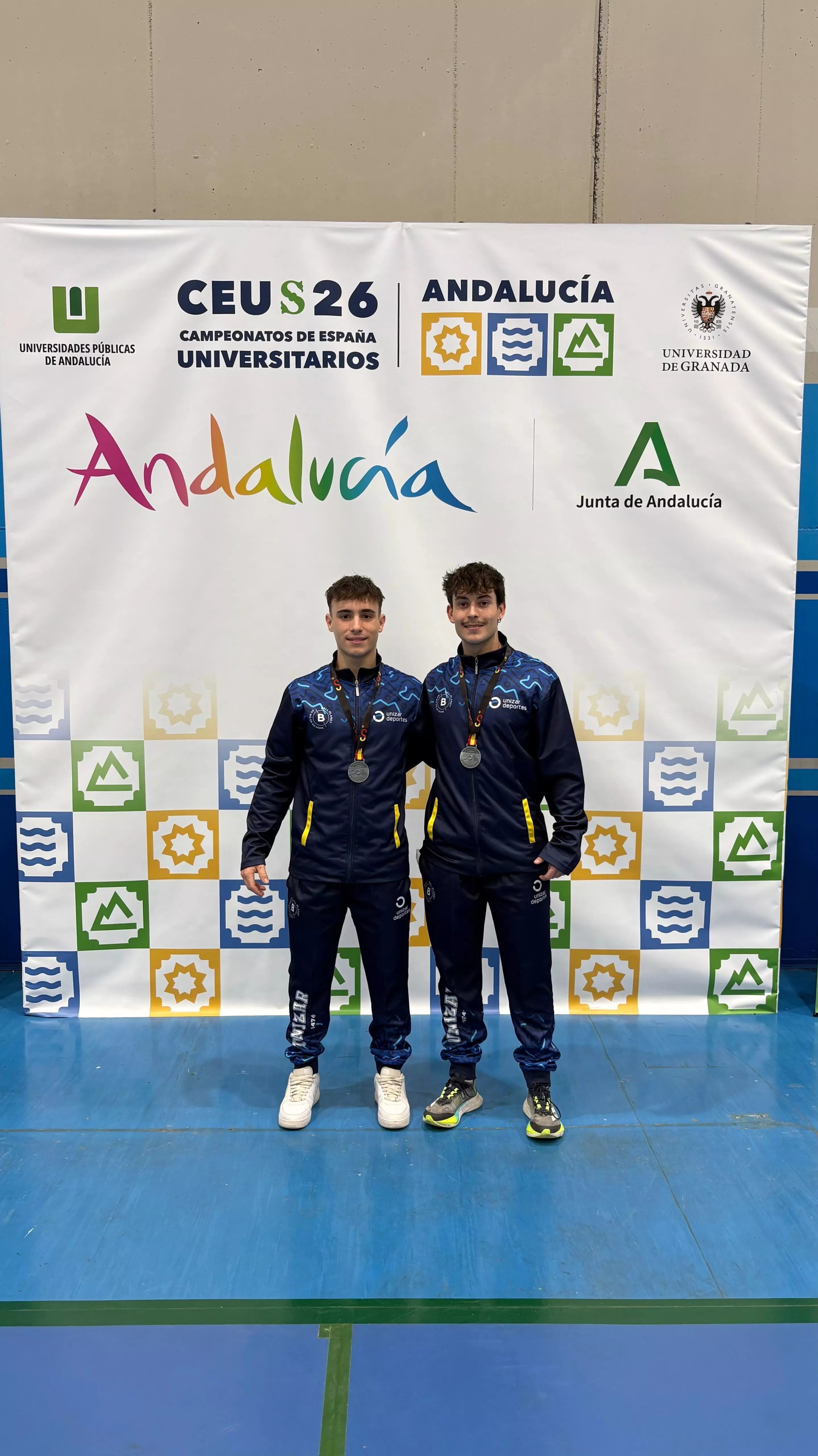 Alejandro Gállego y Pablo Rodríguez, con su medalla de plata.