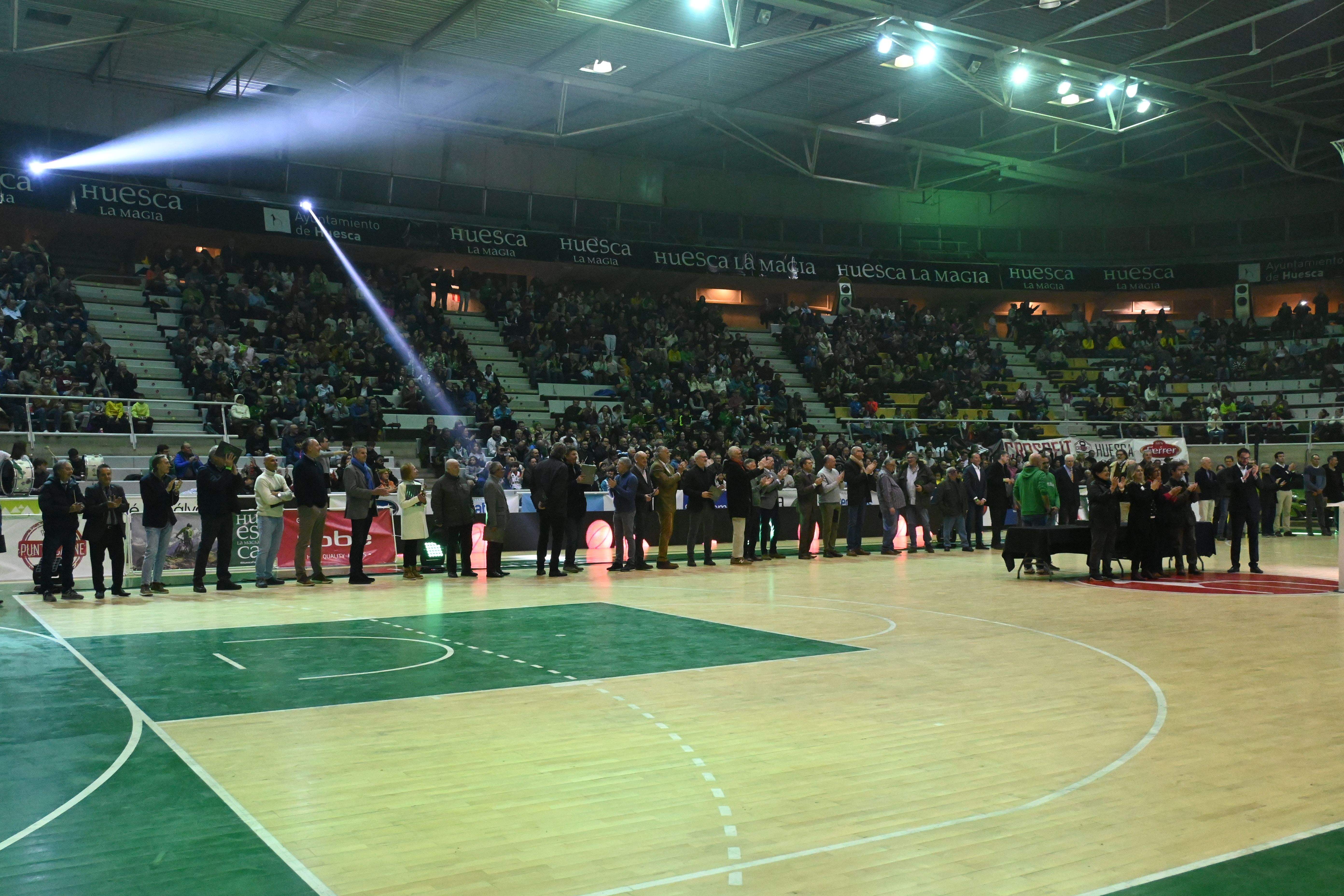 Fiesta en el Palacio de los Deportes de Huesca con La Magia en el recuerdo. Foto Carlos Jalle