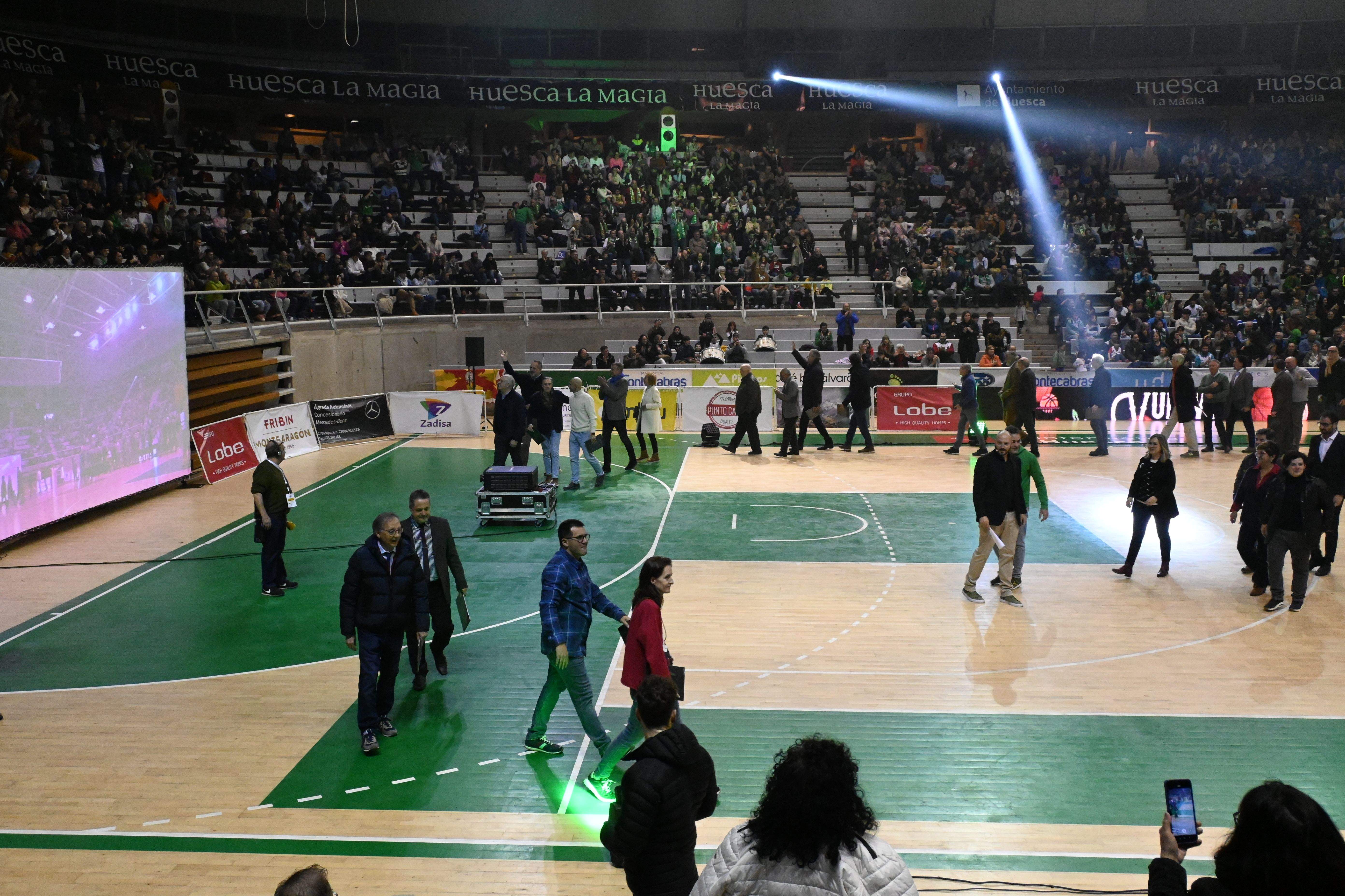 Fiesta en el Palacio de los Deportes de Huesca con La Magia en el recuerdo. Foto Carlos Jalle