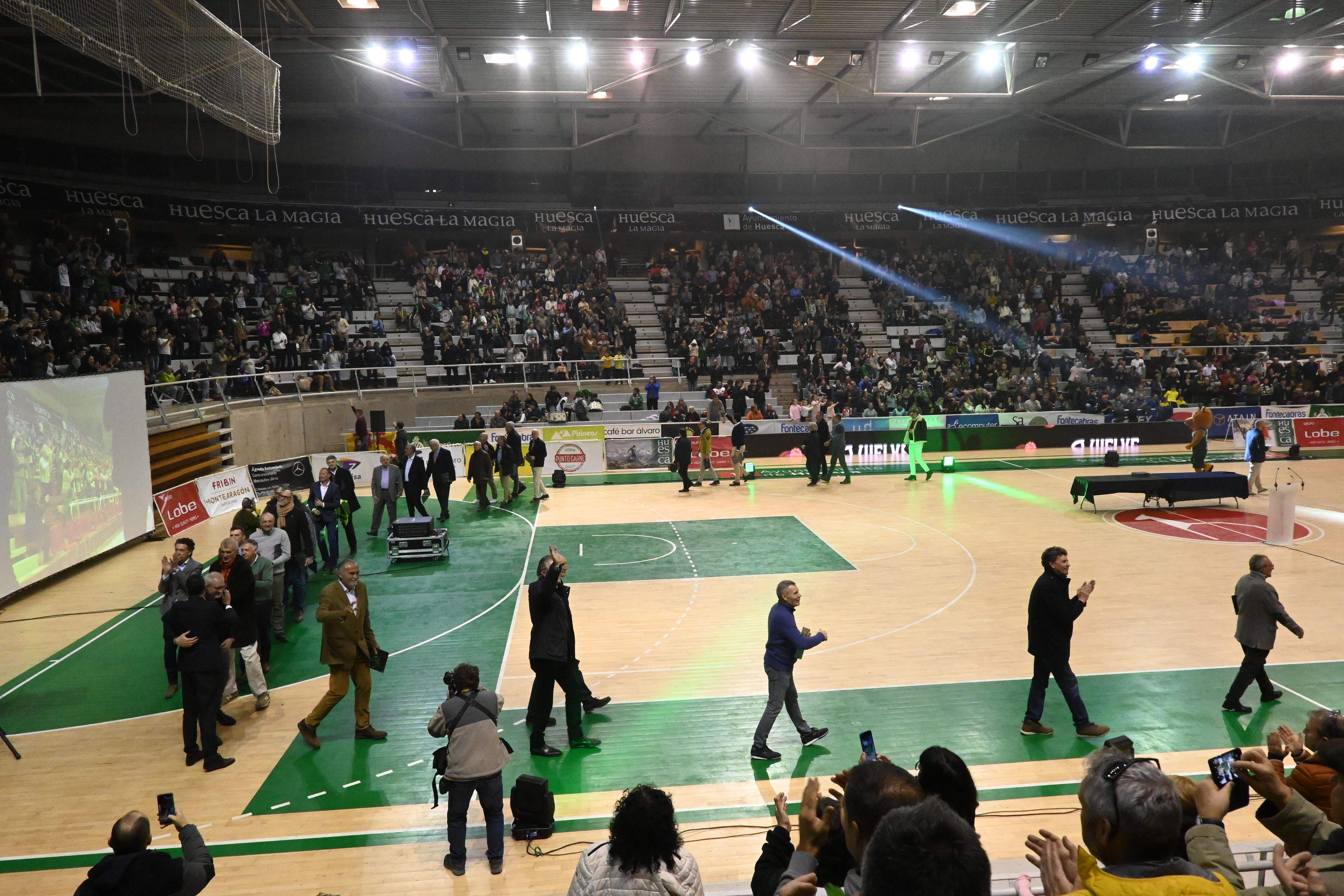 Fiesta en el Palacio de los Deportes de Huesca con La Magia en el recuerdo. Foto Carlos Jalle