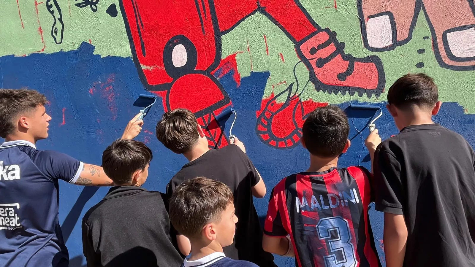 Mural participativo de Diversario con Tere Sempere y la SD Huesca. Foto Mercedes Manterola