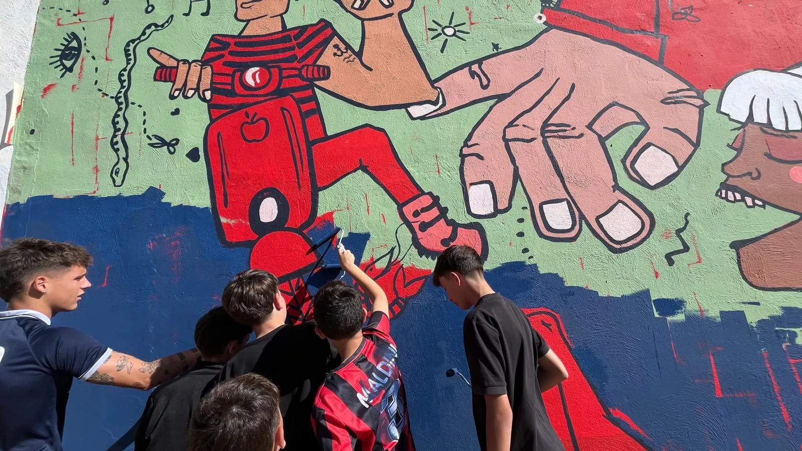 Mural participativo de Diversario con Tere Sempere y la SD Huesca. Foto Mercedes Manterola