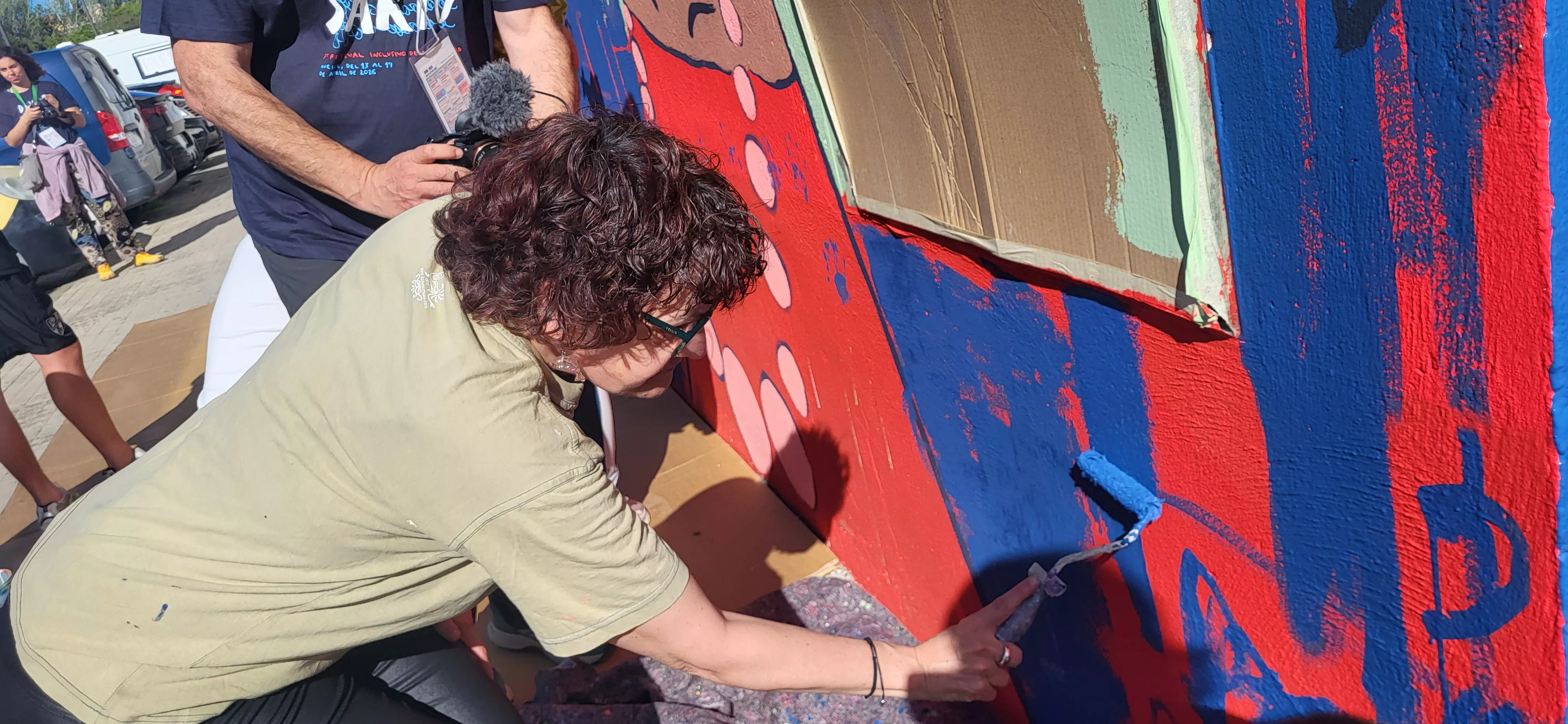 Mural participativo de Diversario con Tere Sempere y la SD Huesca. Foto Mercedes Manterola