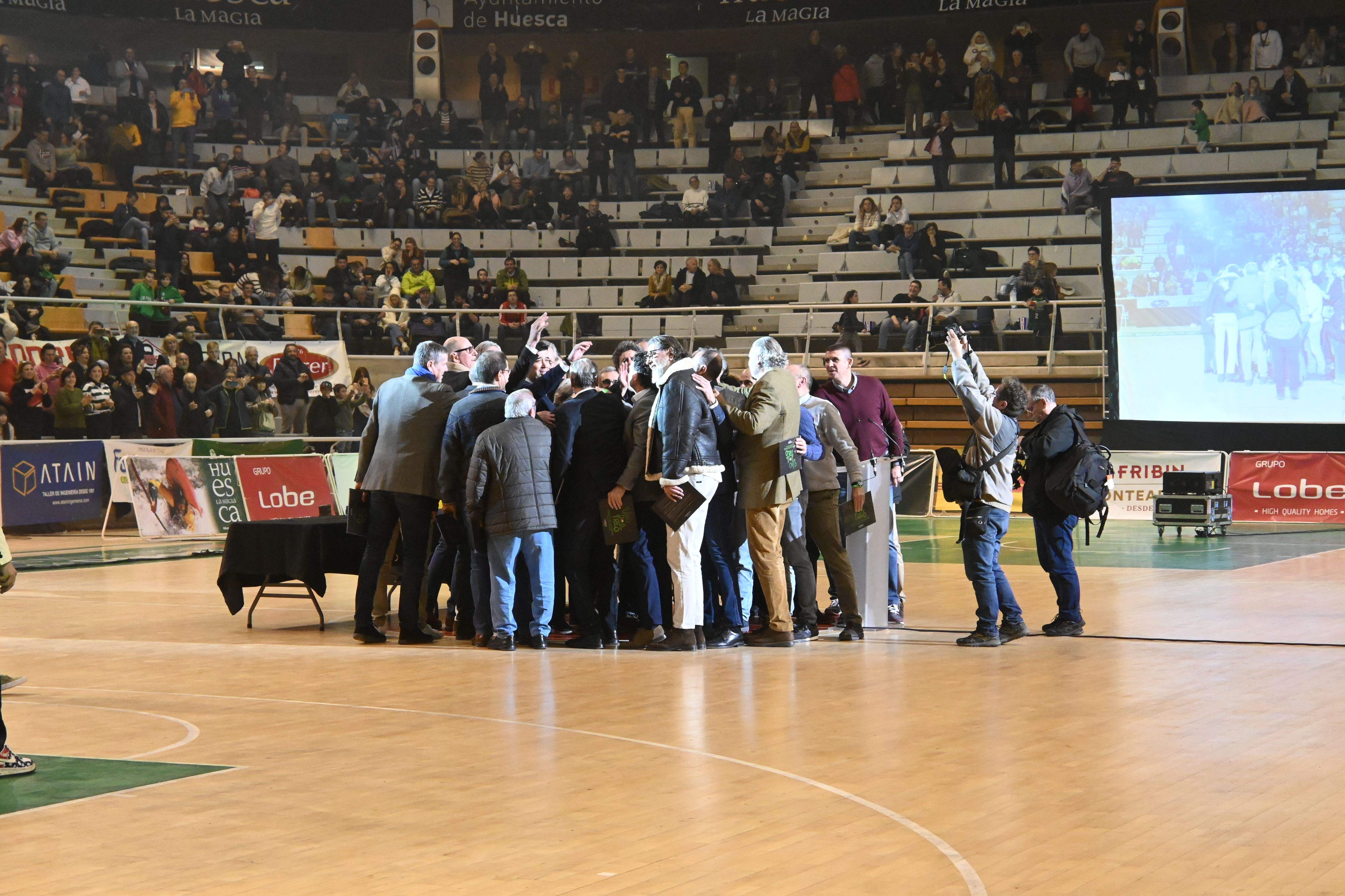 Fiesta en el Palacio de los Deportes de Huesca con La Magia en el recuerdo. Foto Carlos Jalle