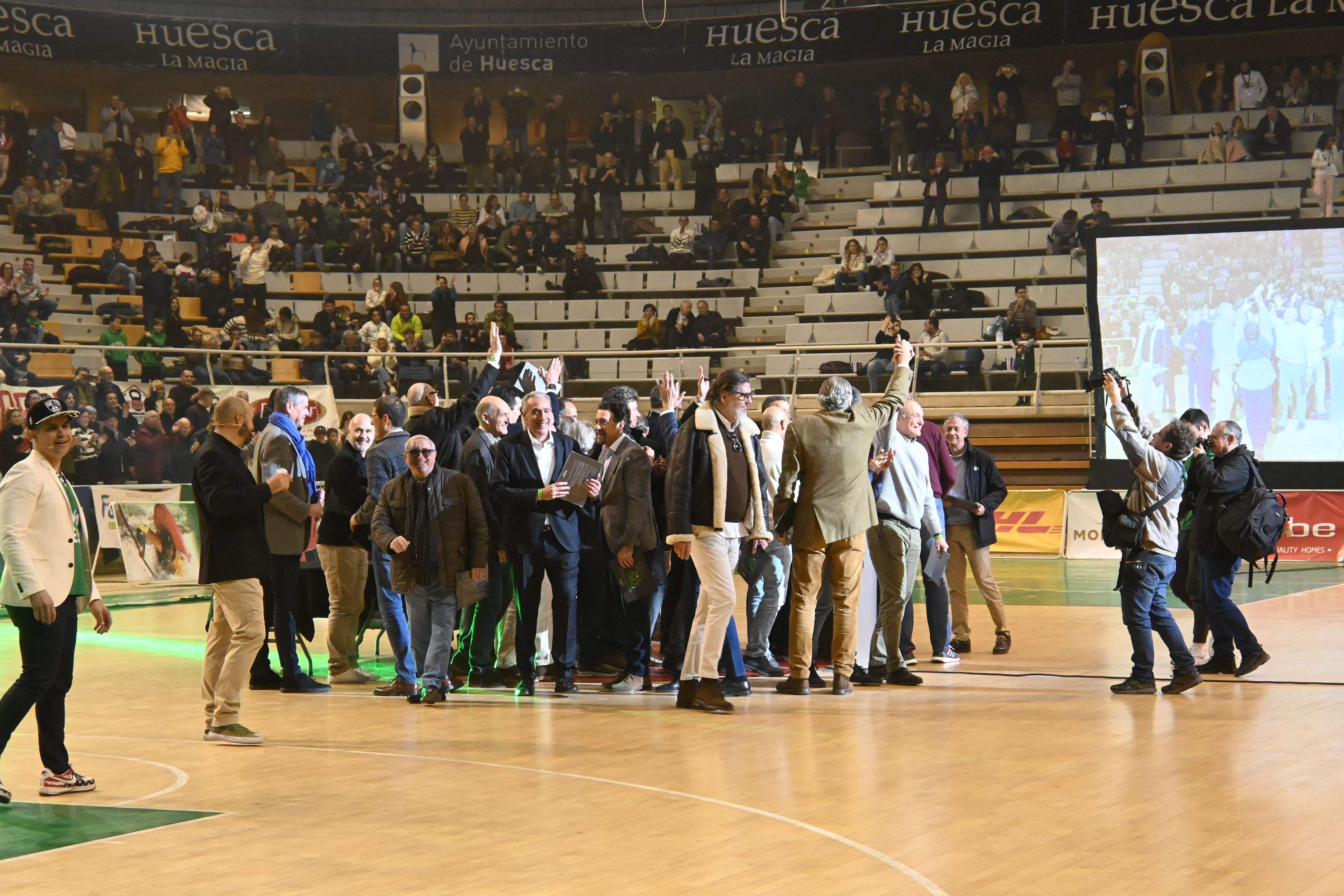Fiesta en el Palacio de los Deportes de Huesca con La Magia en el recuerdo. Foto Carlos Jalle