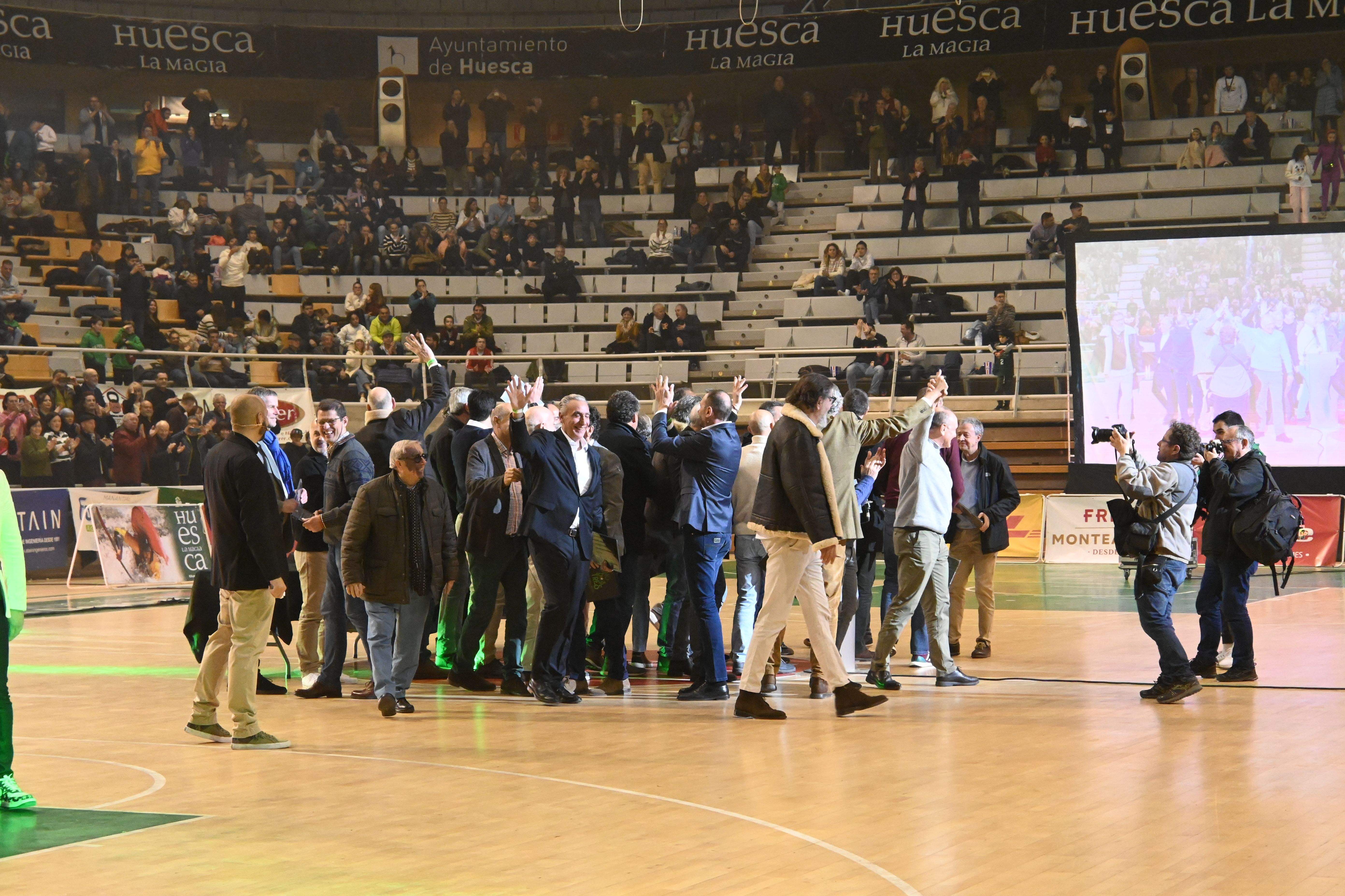 Fiesta en el Palacio de los Deportes de Huesca con La Magia en el recuerdo. Foto Carlos Jalle