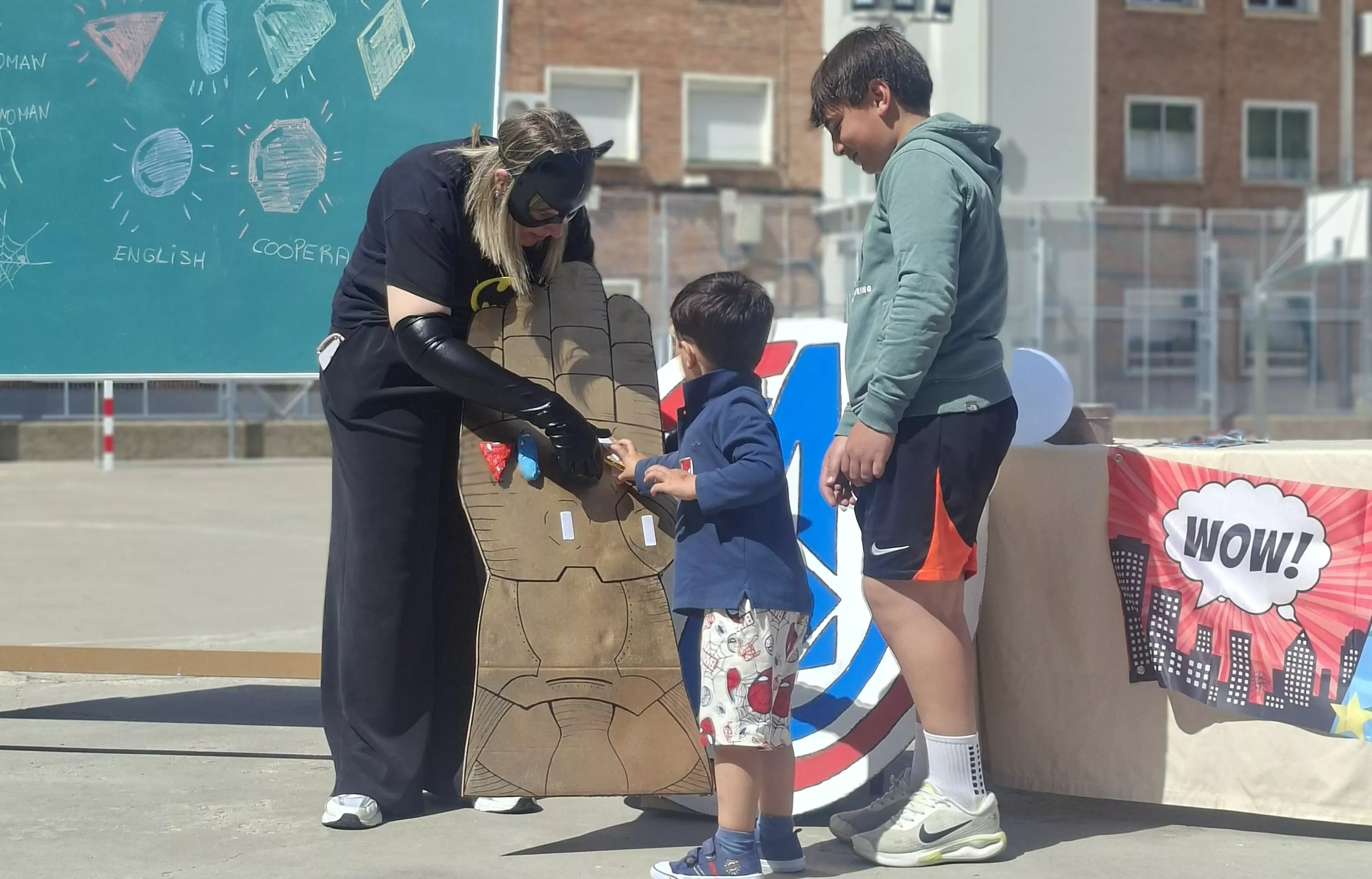 El Colegio Santa Ana de Huesca se ha transformado en el epicentro del universo Marvel.