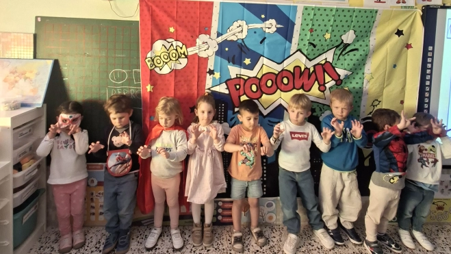 El Colegio Santa Ana de Huesca se ha transformado en el epicentro del universo Marvel. El Colegio Santa Ana de Huesca se ha transformado en el epicentro del universo Marvel.