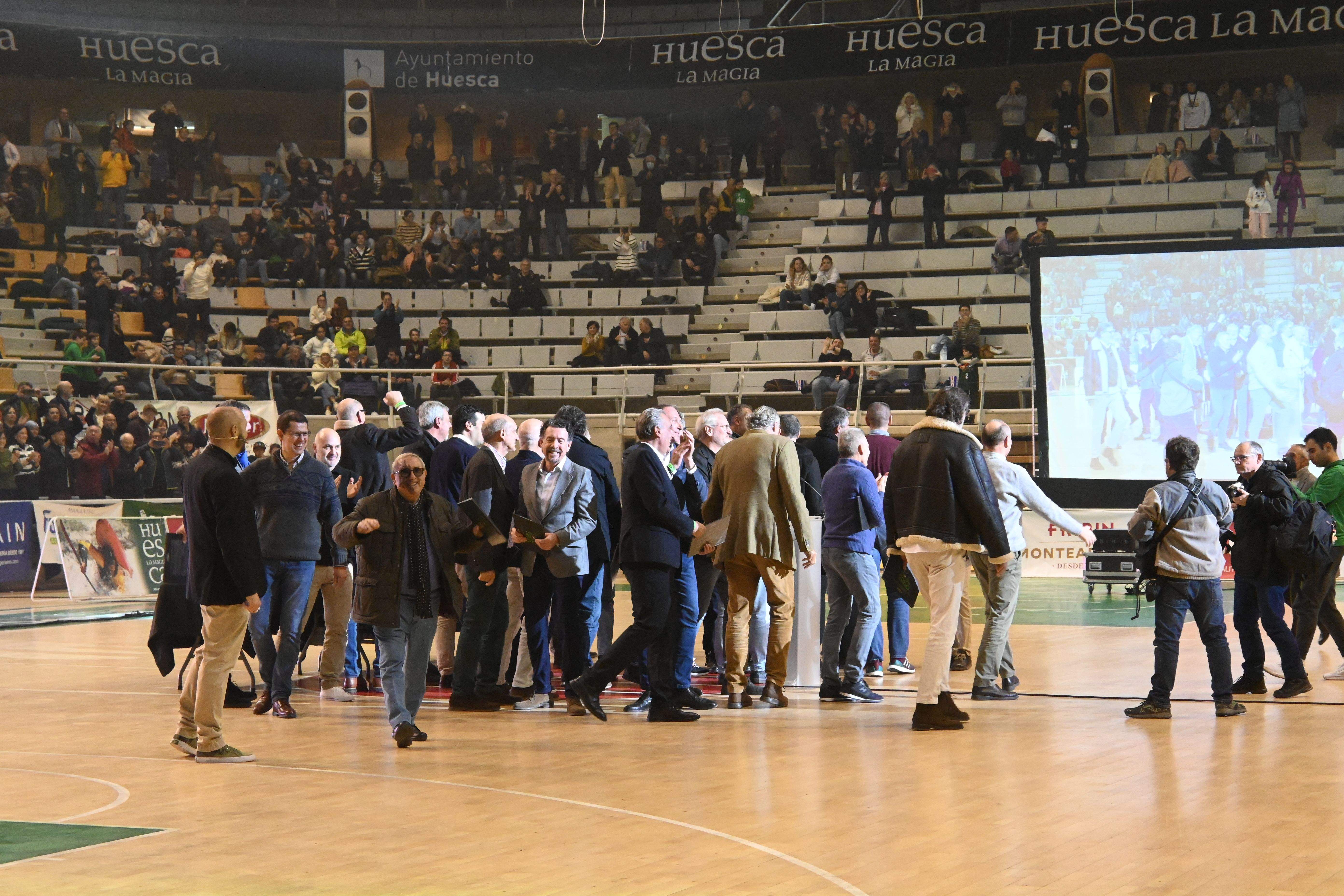 Fiesta en el Palacio de los Deportes de Huesca con La Magia en el recuerdo. Foto Carlos Jalle
