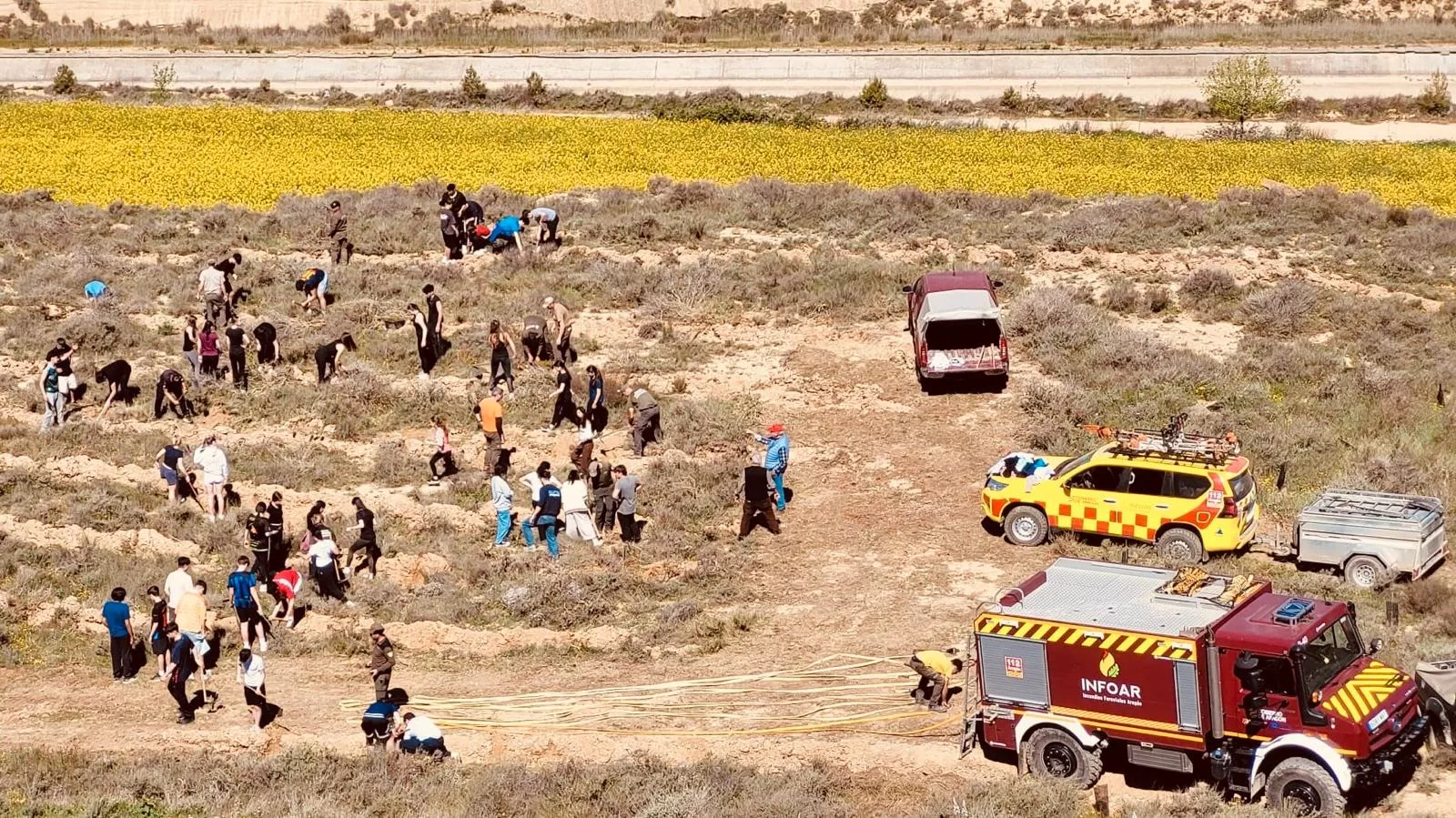 Plantación de 300 árboles en Vicién del Club Rotary de Huesca y el Colegio Salesianos