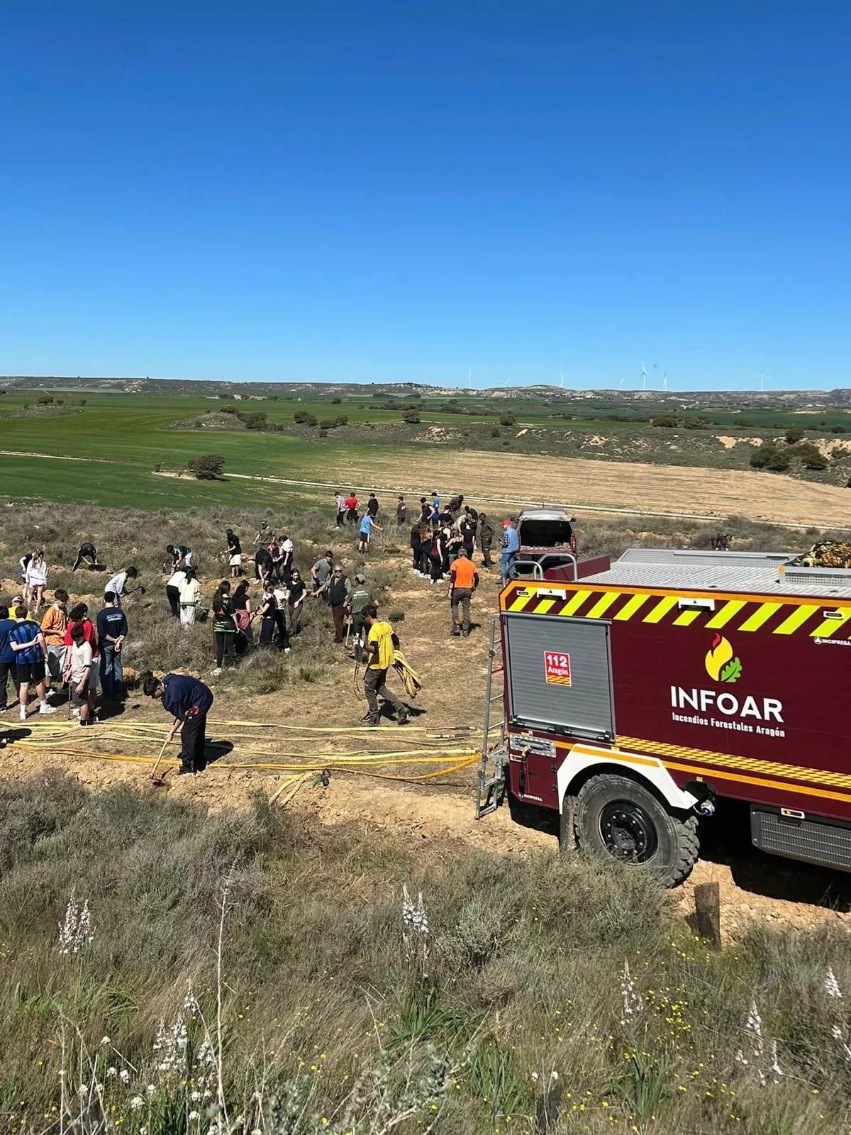 Jornada del Rotary Club de Huesca y Salesianos para plantar 300 árboles en Vicién