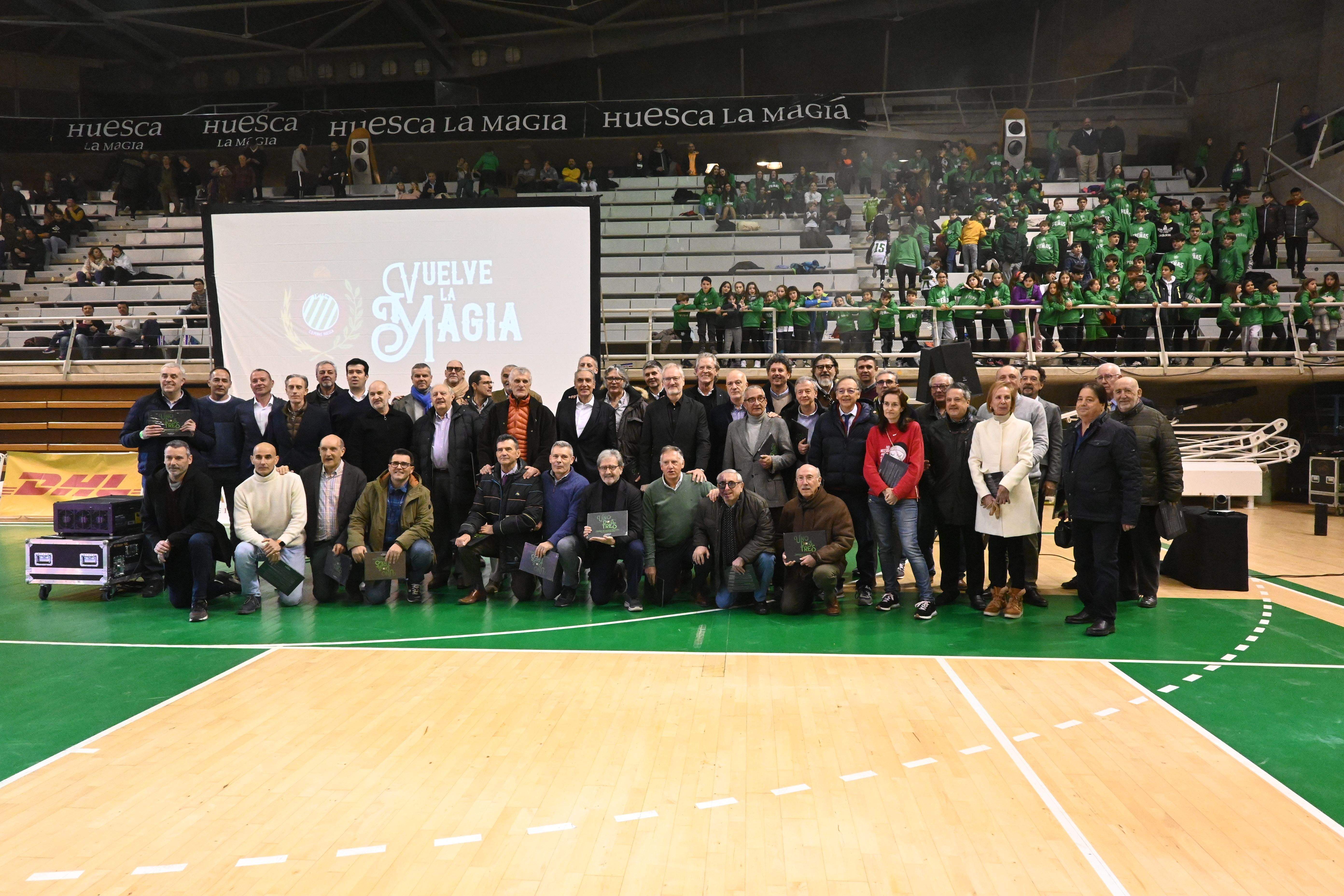 Fiesta en el Palacio de los Deportes de Huesca con La Magia en el recuerdo. Foto Carlos Jalle