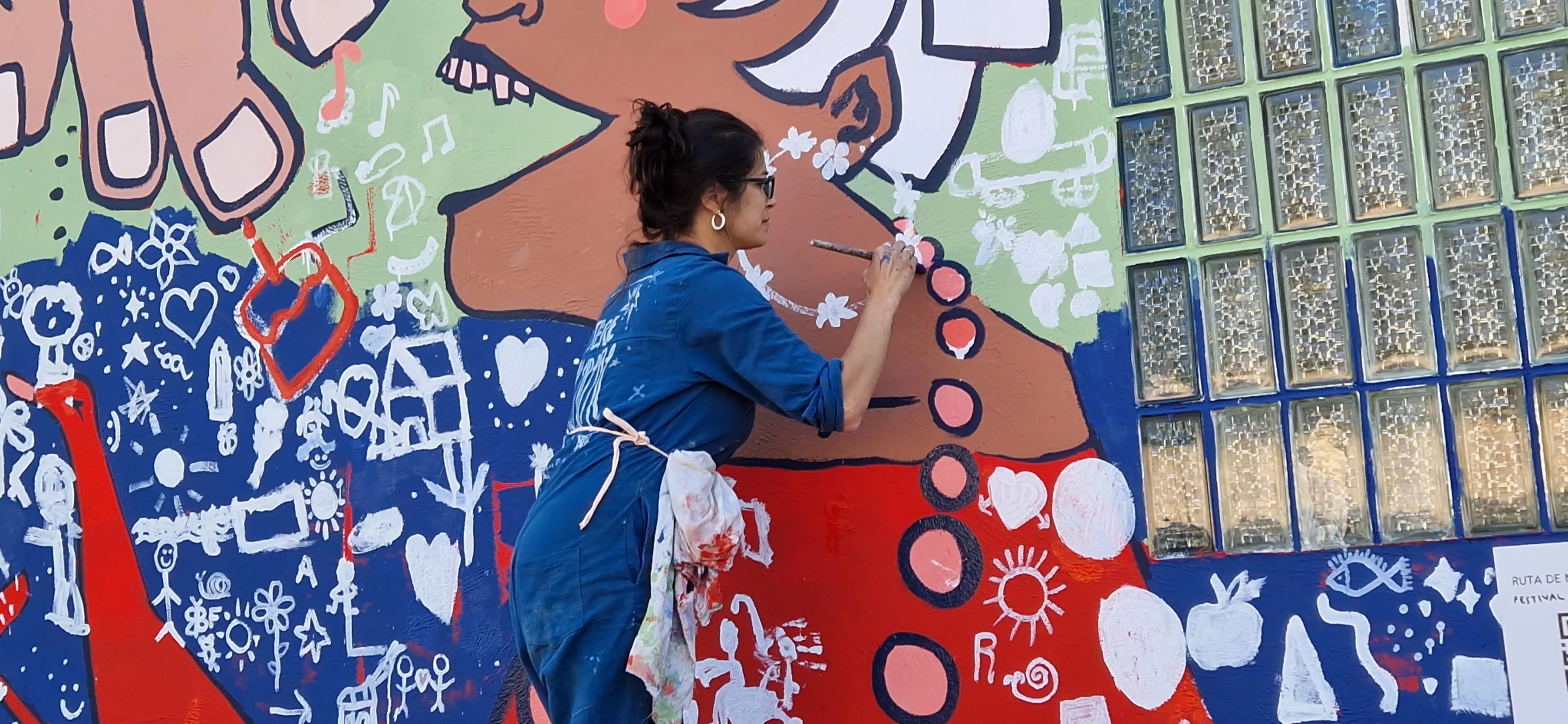 Inauguración del mural de Tere Sempere en Diversario. Foto Myriam Martínez