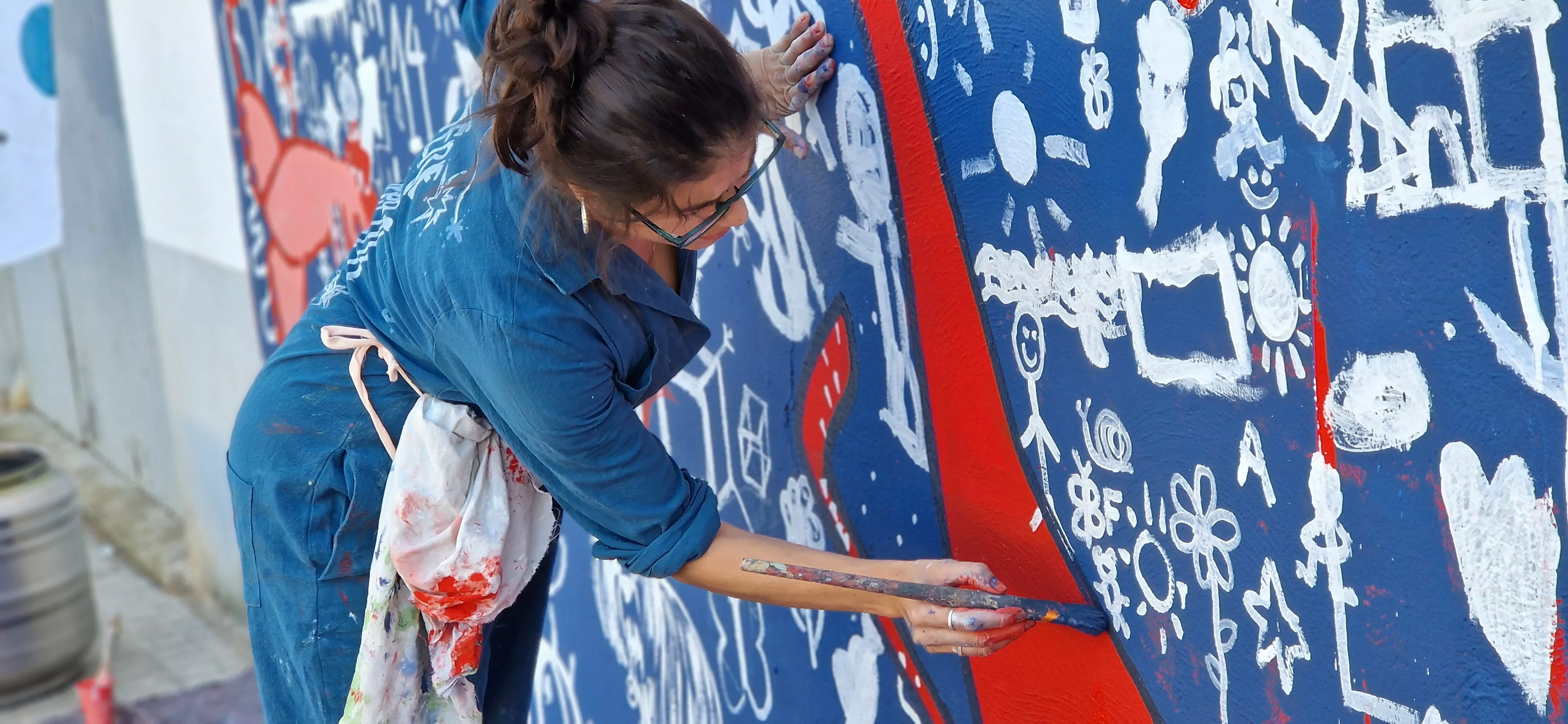Inauguración del mural de Tere Sempere en Diversario. Foto Myriam Martínez