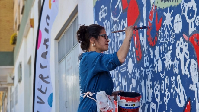 Inauguración del mural de Tere Sempere en Diversario. Foto Myriam Martínez