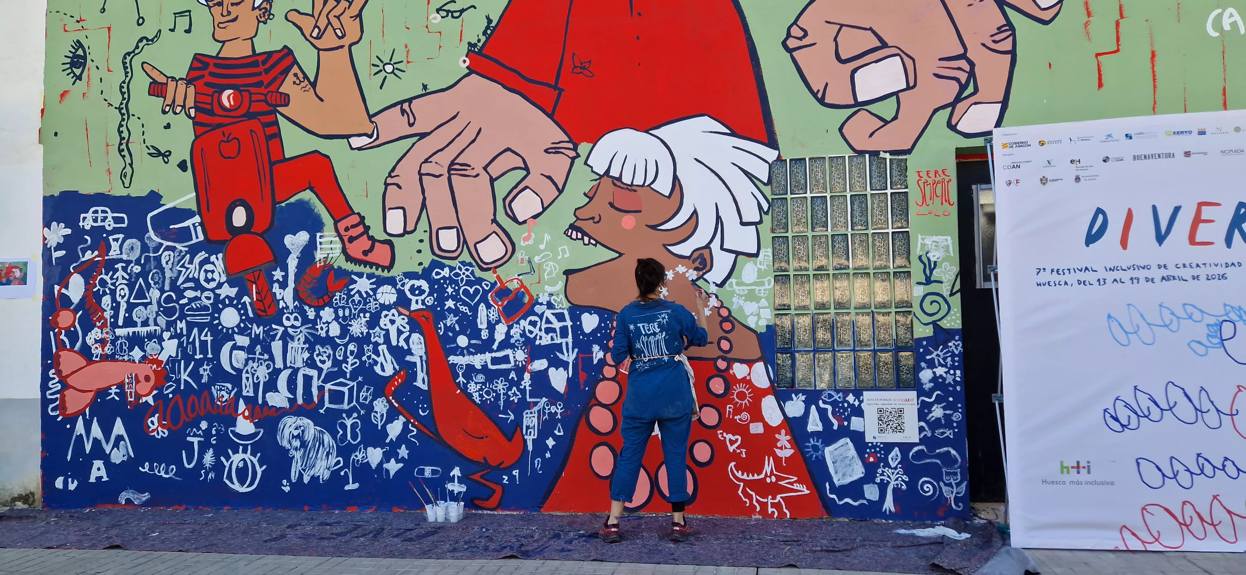 Inauguración del mural de Tere Sempere en Diversario. Foto Myriam Martínez