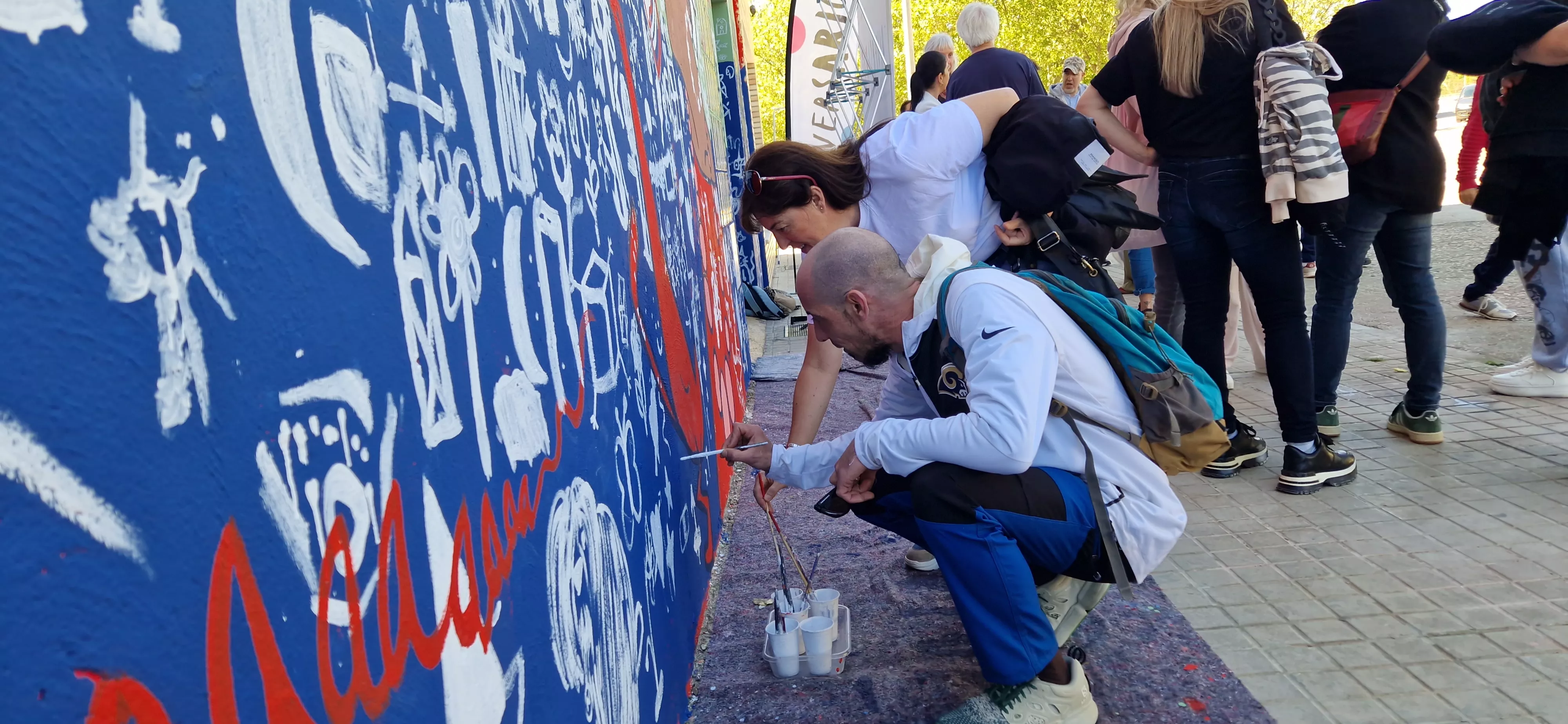 Inauguración del mural de Tere Sempere en Diversario. Foto Myriam Martínez