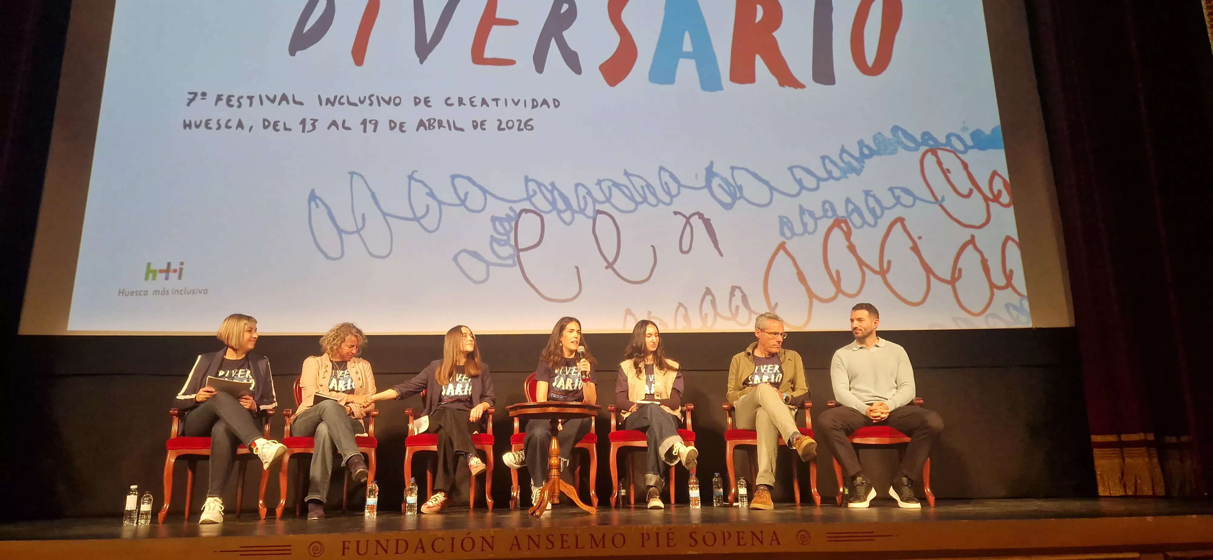 Eva Grasa, María José del Fueyo, Lucía Torner, Beatriz Celorrio, Eva Félix, Sergio Benabarre y Sergio Hernández. Foto Myriam Martínez