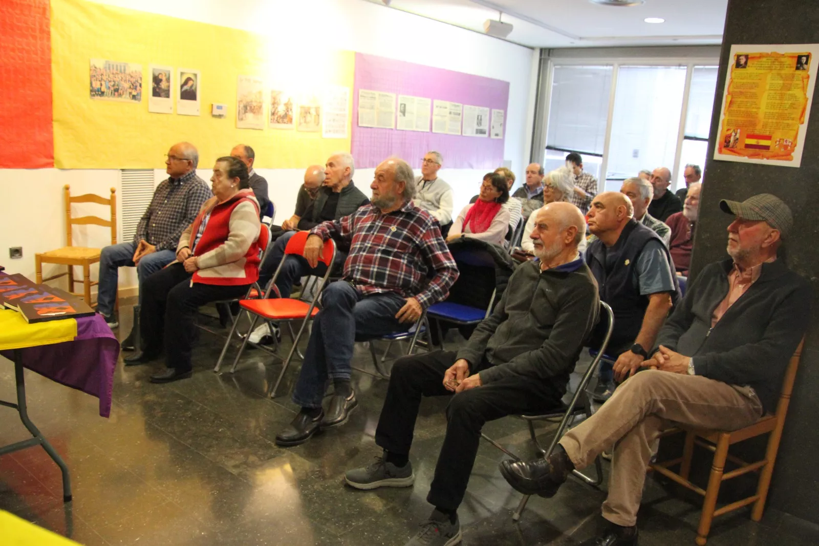 Presentación de "Los chicos del Avenida" de  Elena Satué e Inazio Laghetasc. Foto Carlos Neofato