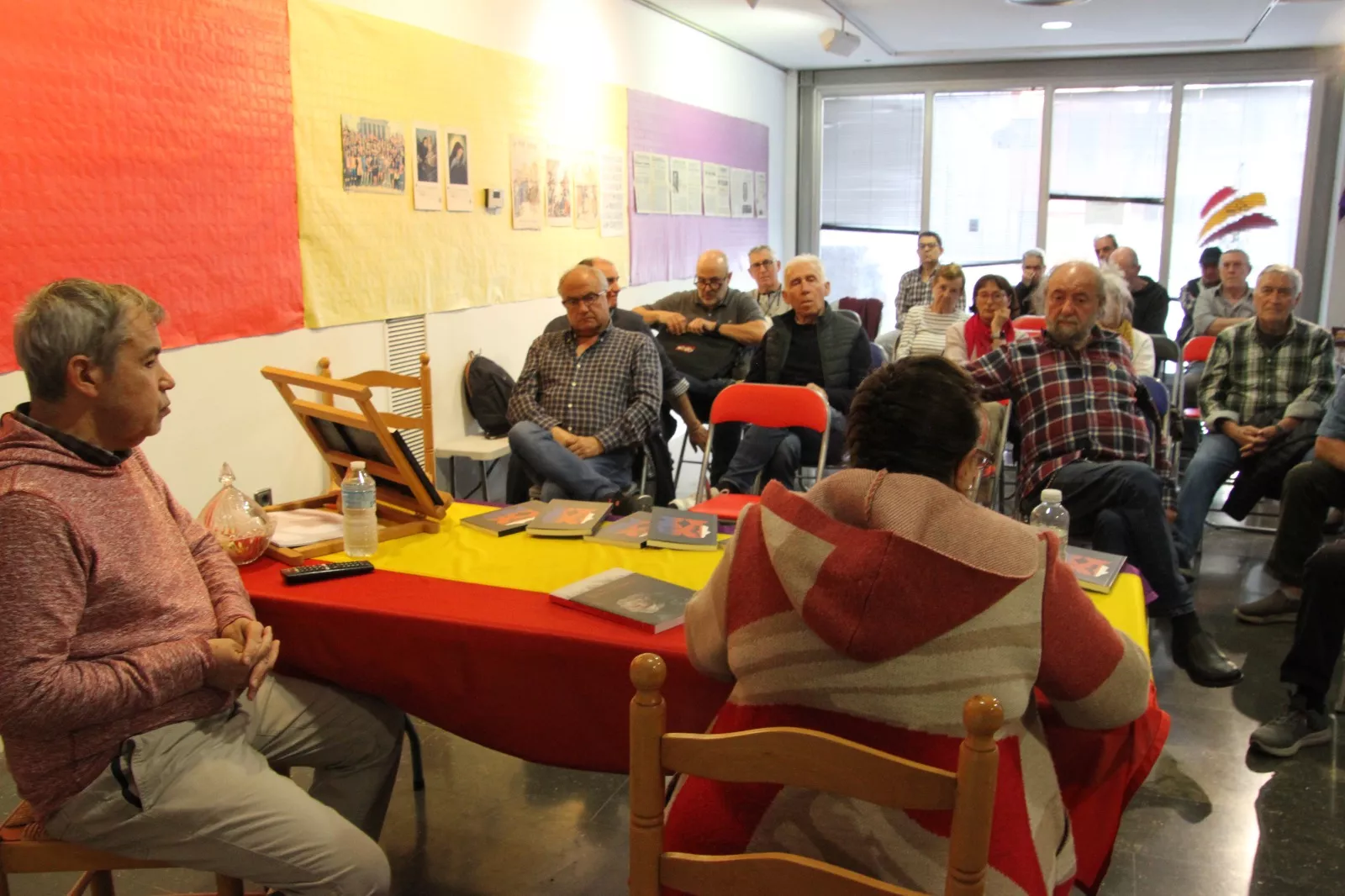 Presentación de "Los chicos del Avenida" de  Elena Satué e Inazio Laghetasc. Foto Carlos Neofato