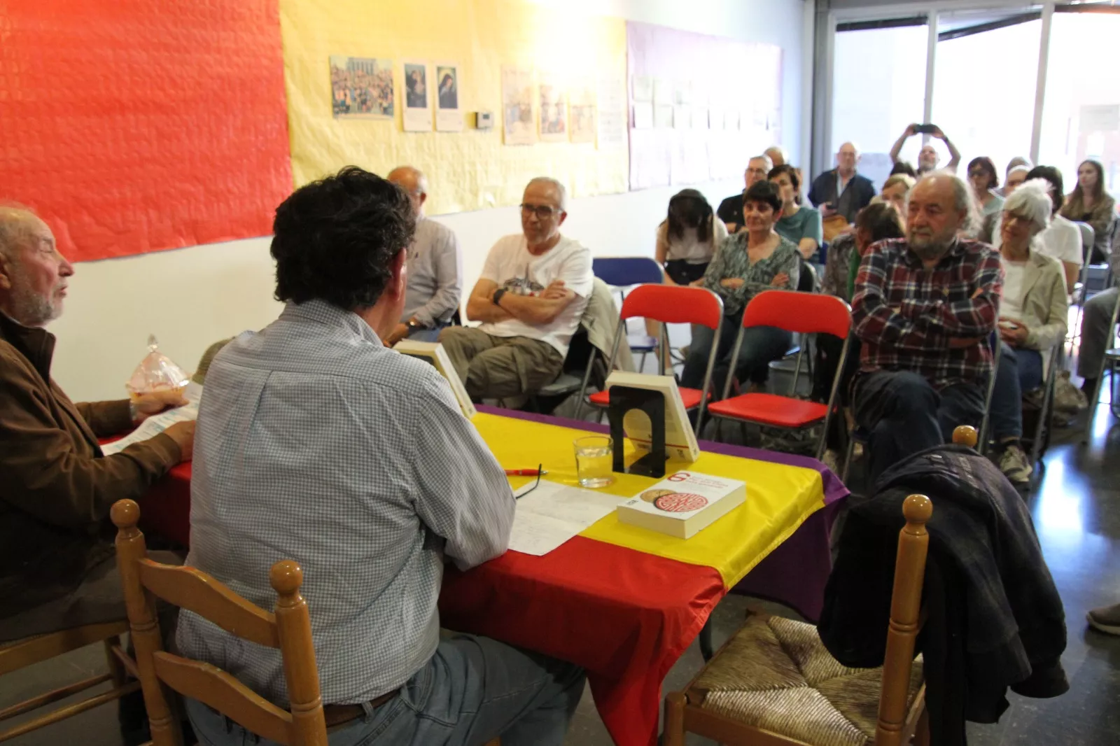 Pedro Barragán en las Jornadas Culturales del CRMAHU. Foto Carlos Neofato