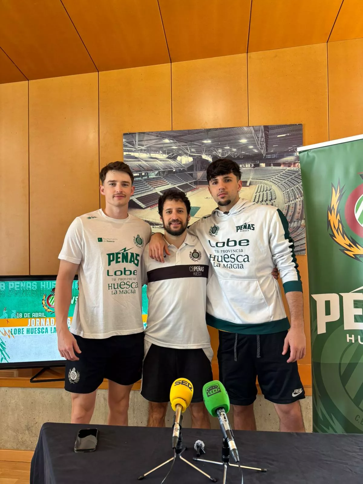 Pablo Suárez, Santi Cerdán y Guillem Vázquez en la rueda de prensa