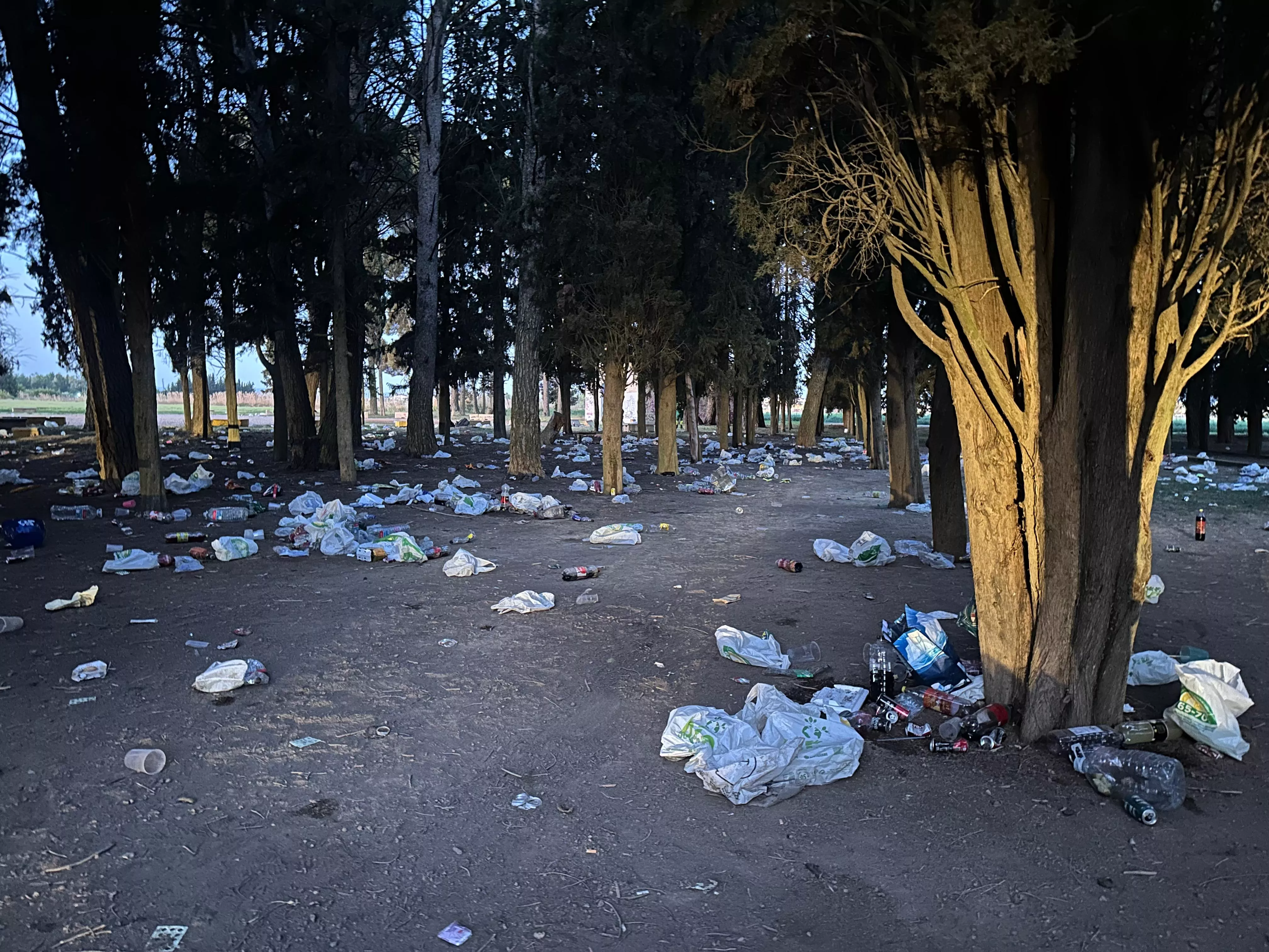 Aspecto de Salas tras la fiesta universitaria. 