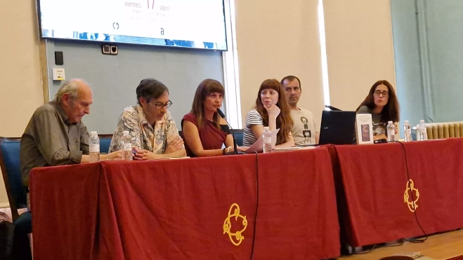 Estela Puyuelo, dirigiéndose a los asistentes. Foto Myriam Martínez