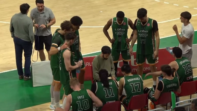 Cerdán da instrucciones a sus jugadores