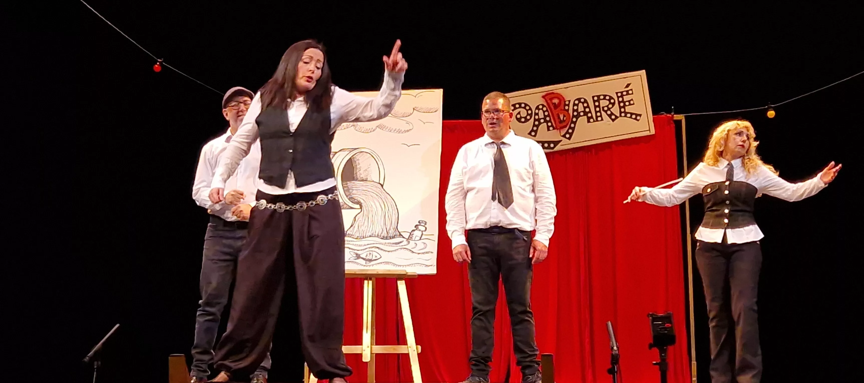 Estreno de Instrucciones para montar un cabaret en Diversario. Foto Myriam Martínez