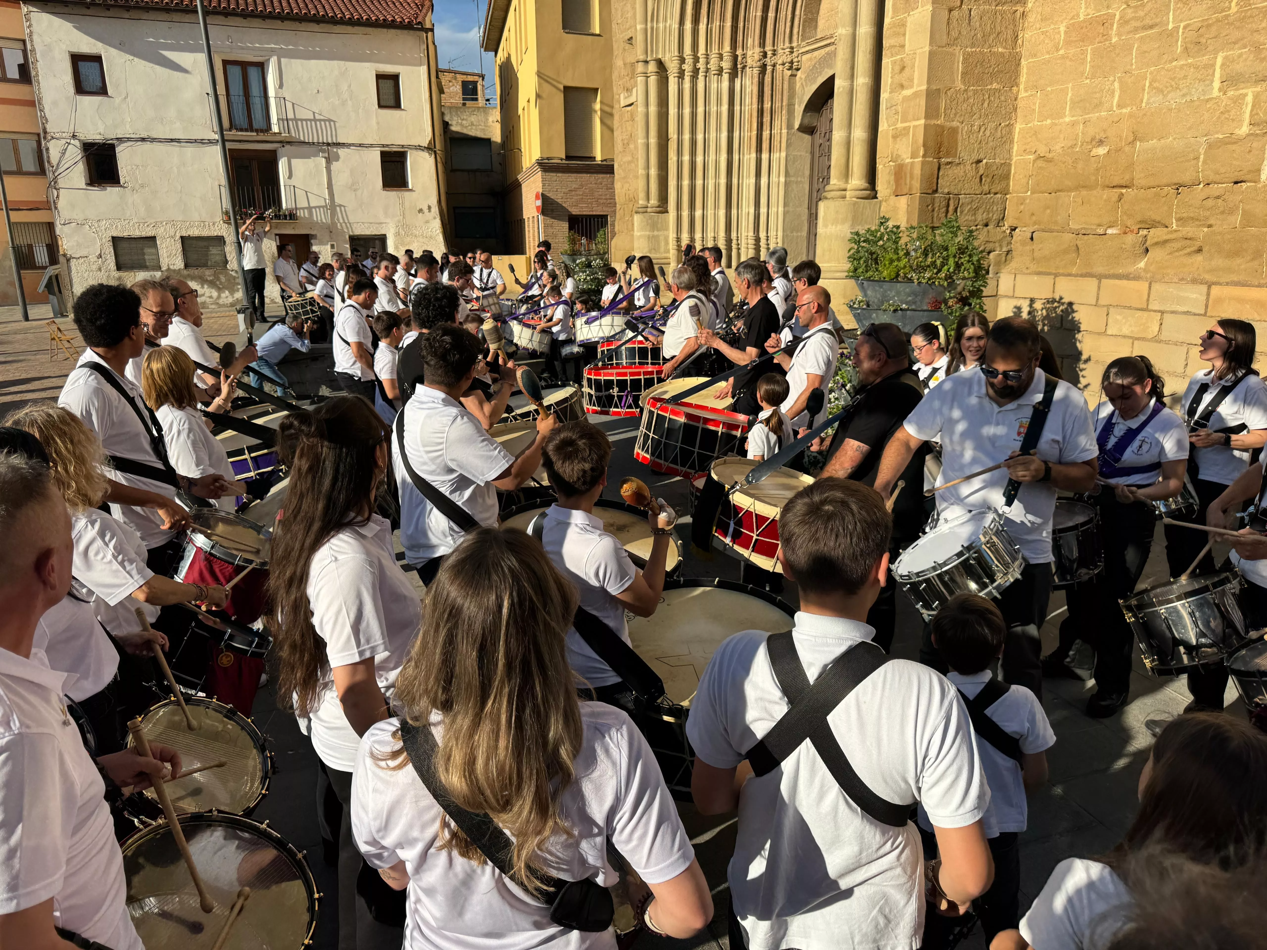 Tamborrada en Binéfar