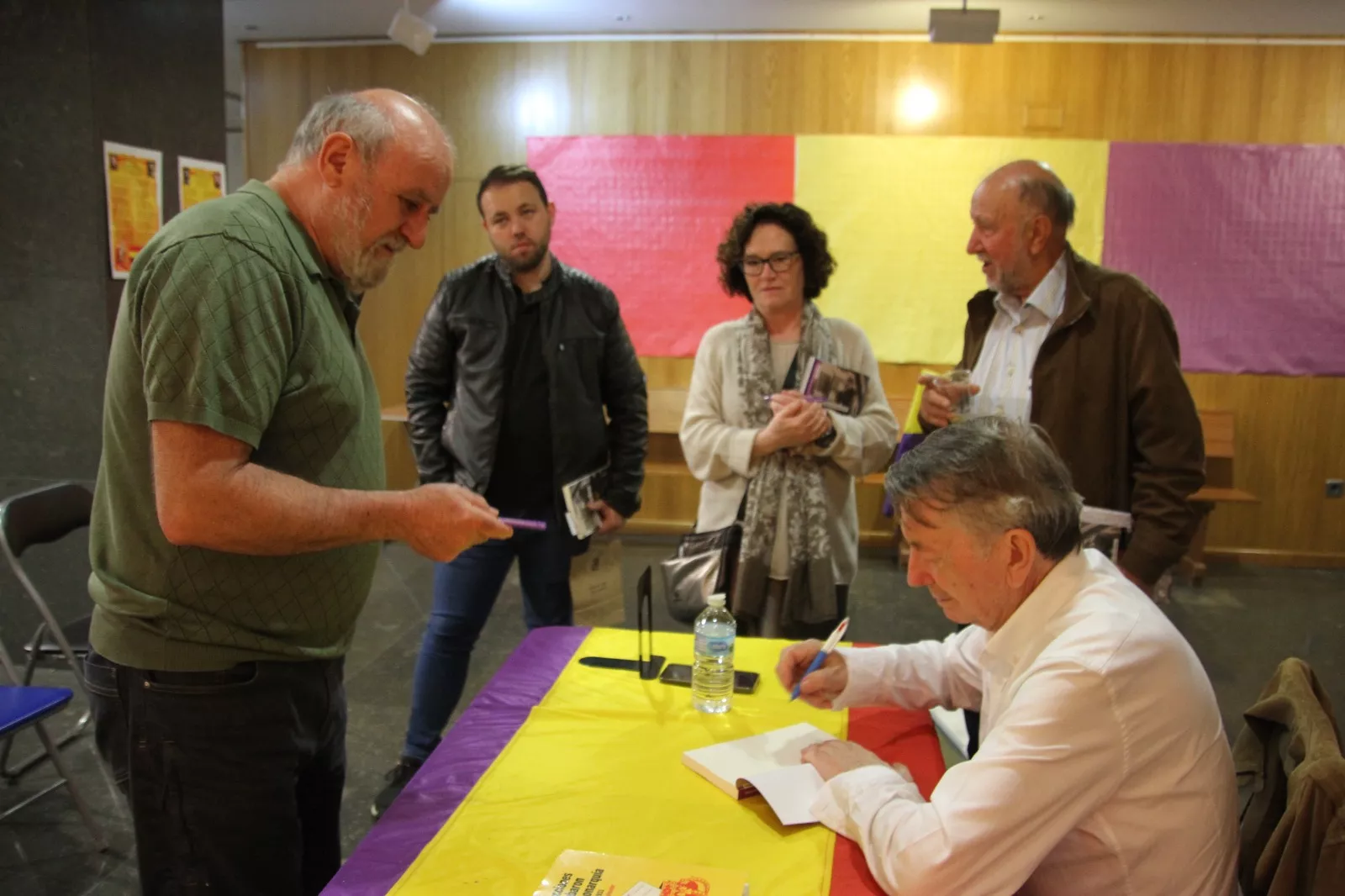 Carmen Frías y Carmelo Romero clausuran las XVIII jornadas republicanas de Huesca. Foto Carlos Neofato