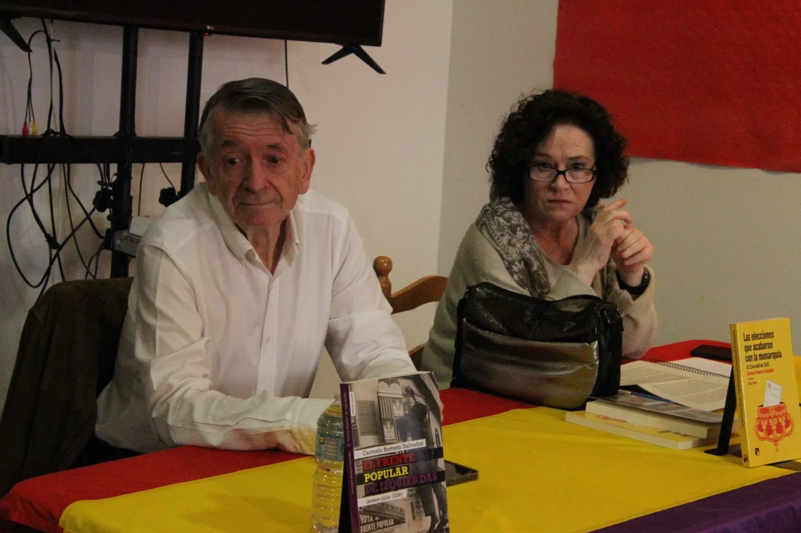 Carmen Frías y Carmelo Romero clausuran las XVIII jornadas republicanas de Huesca. Foto Carlos Neofato