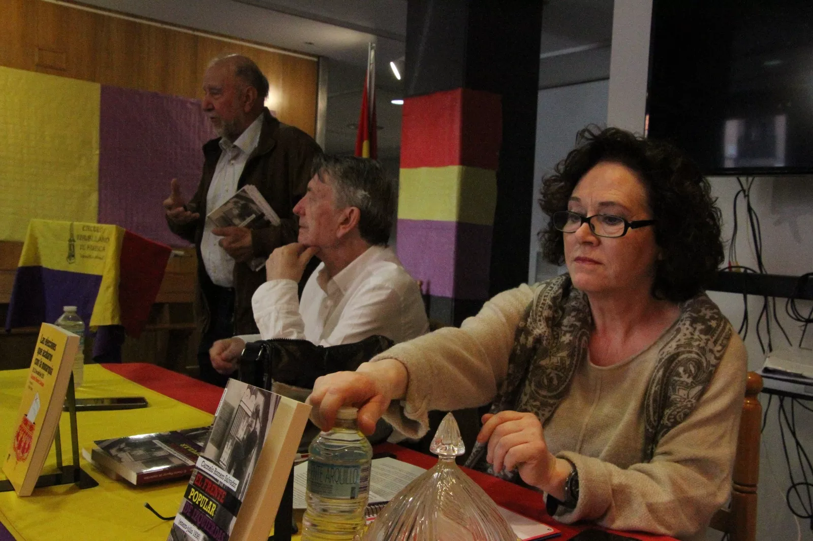 Carmen Frías y Carmelo Romero clausuran las XVIII jornadas republicanas de Huesca. Foto Carlos Neofato