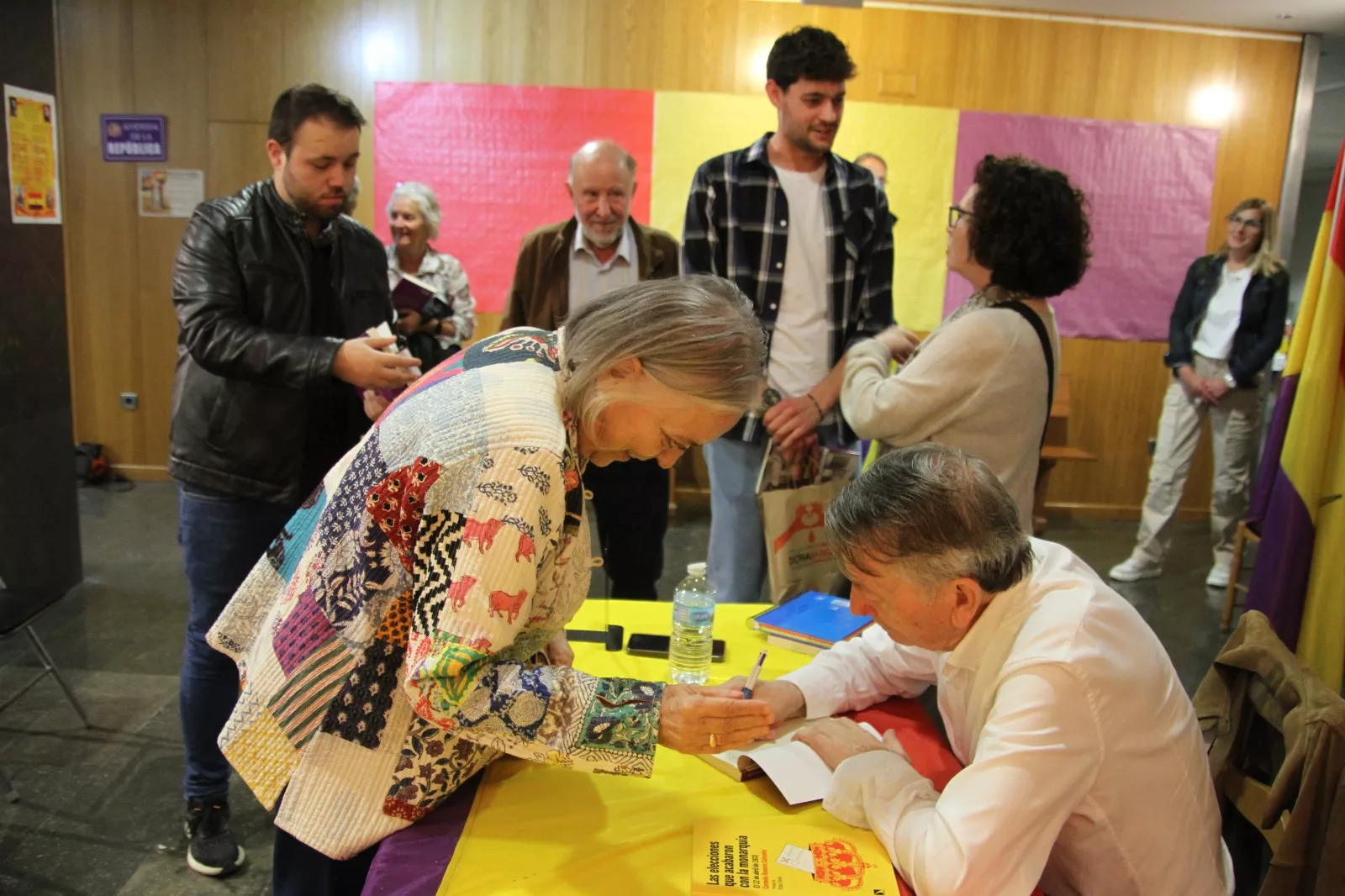 Carmen Frías y Carmelo Romero clausuran las XVIII jornadas republicanas de Huesca. Foto Carlos Neofato