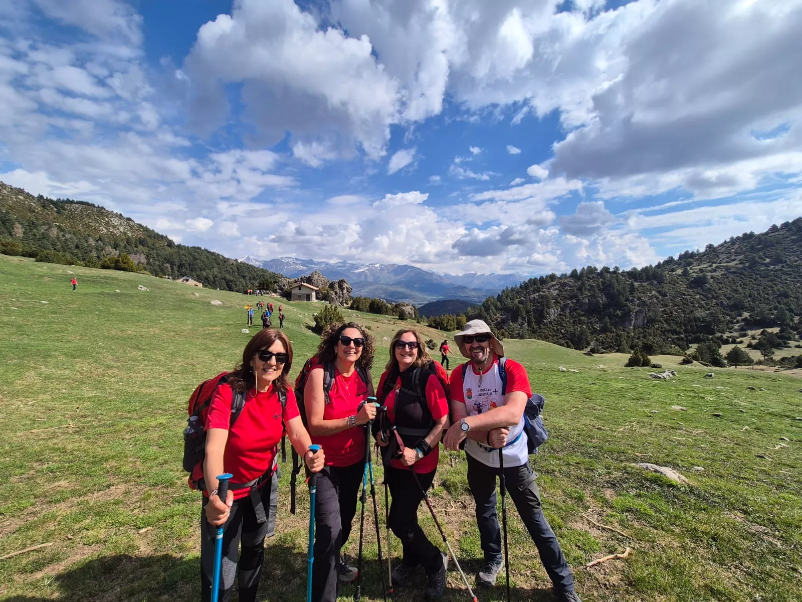 Inauguración del sendero PR-HU 134 de la Vuelta del Turbón. Foto Juanlu Herrero