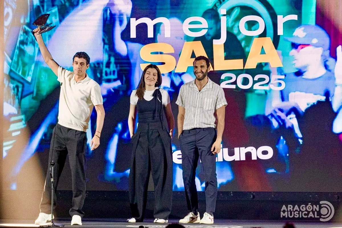 Luis Costa, con sus socios, en la gala de los Premios de la Música Aragonesa en Monzón