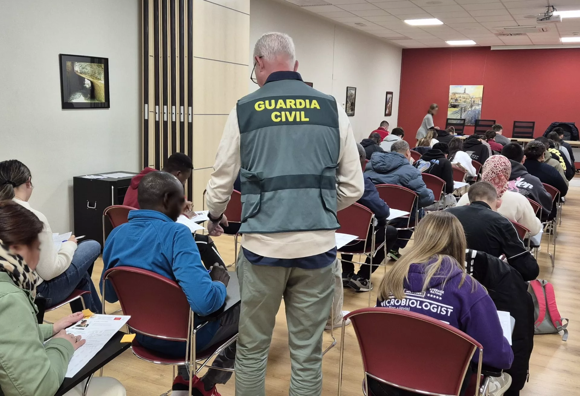 Cazan a un falso aspirante en pleno examen de conducir en Fraga.