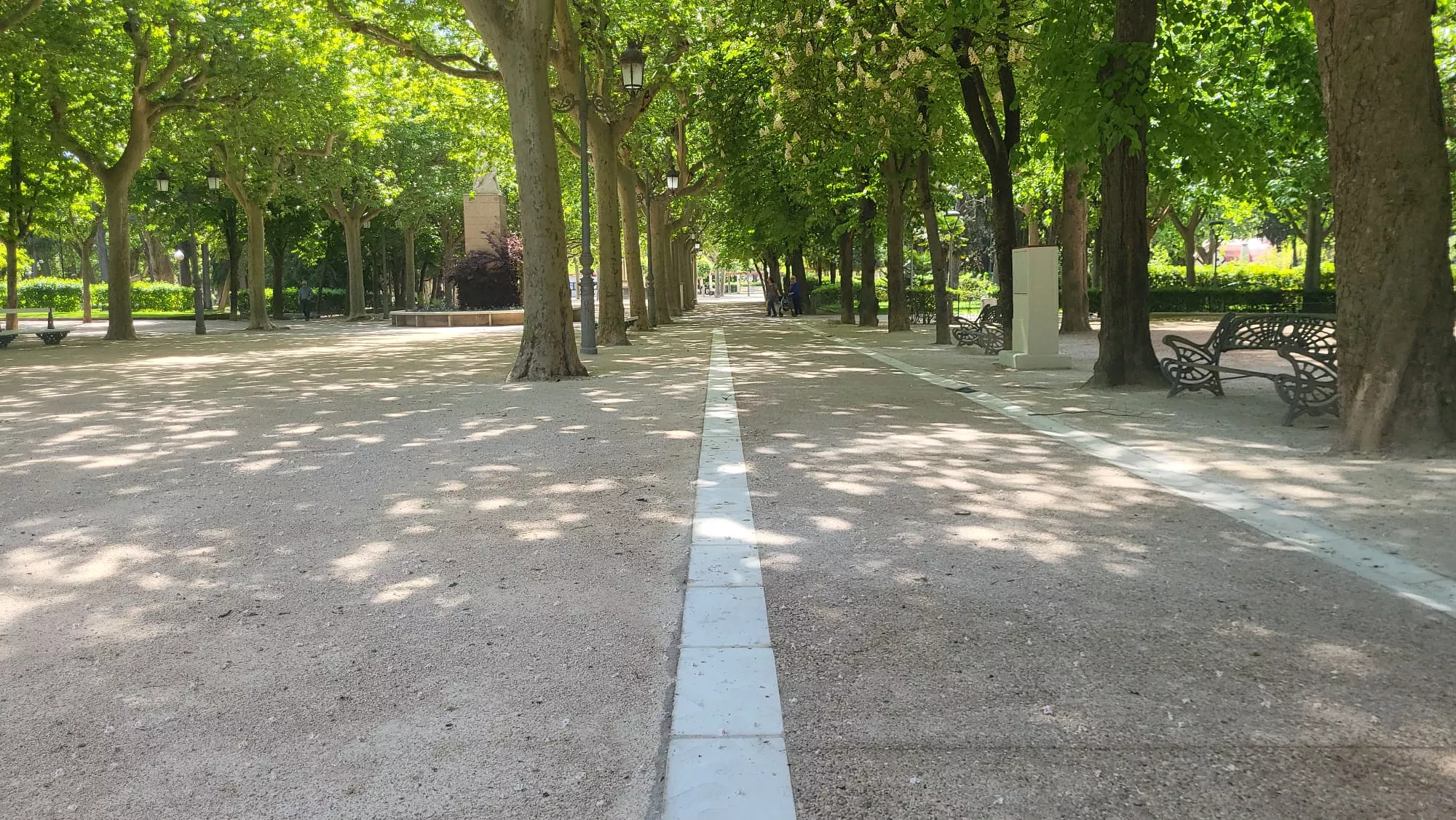 Renovación de viales principales en el parque Miguel Servet de Huesca. Foto Mercedes Manterola