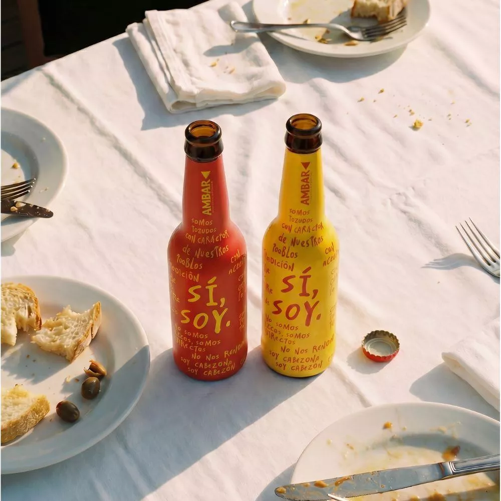 Cervezas Ámbar con el lema Sí, soy