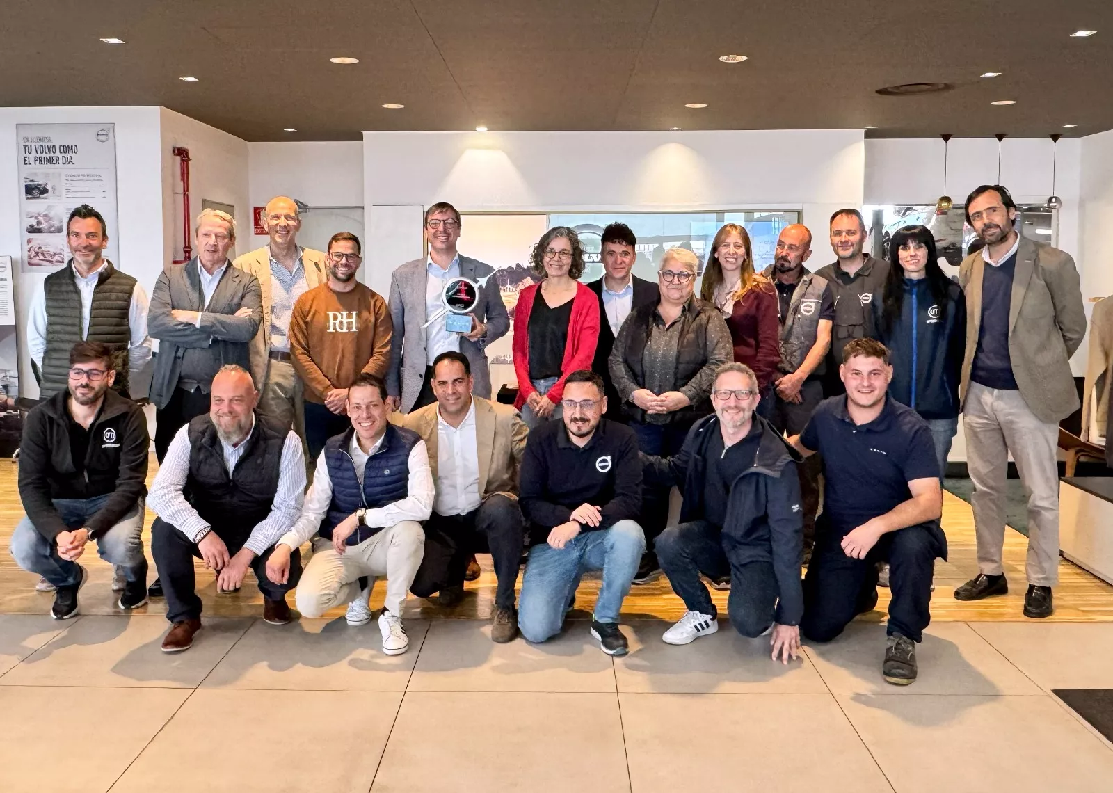 Entrega del premio de Volvo Cars al concesionario ilerdense