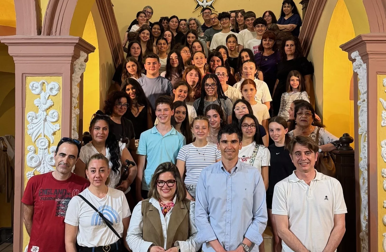 El Consistorio ha dado la bienvenida a los Jóvenes franceses de intercambio, a los estudiantes oscenses que participan y a las familias.