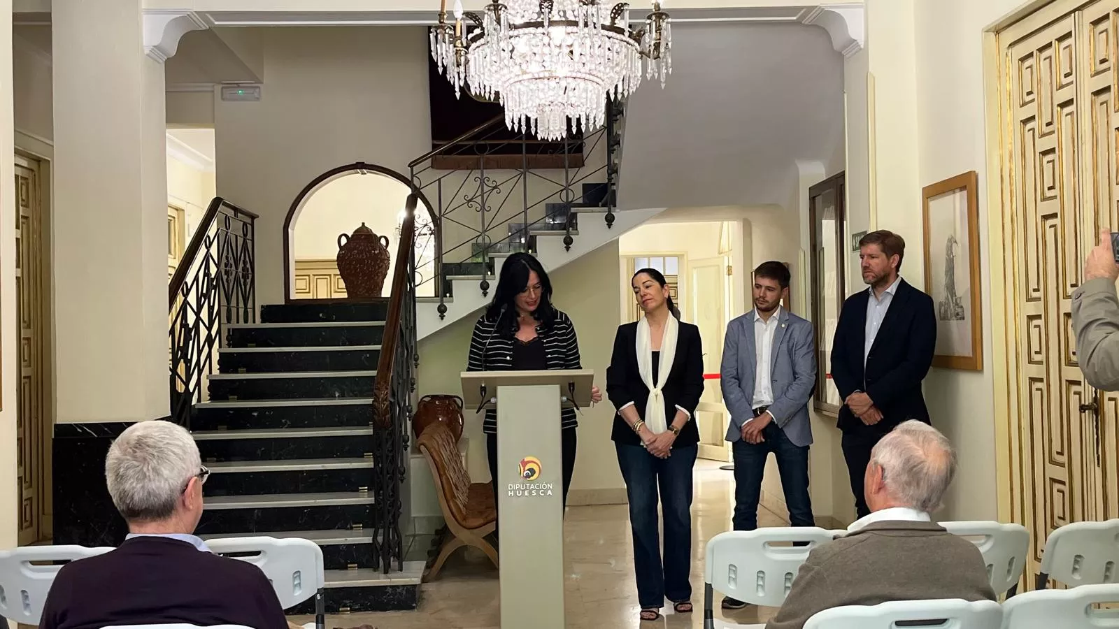 Lectura continuada de 'Crónica del alba' de Ramón J. Sender en el IEA. Foto Mercedes Manterola