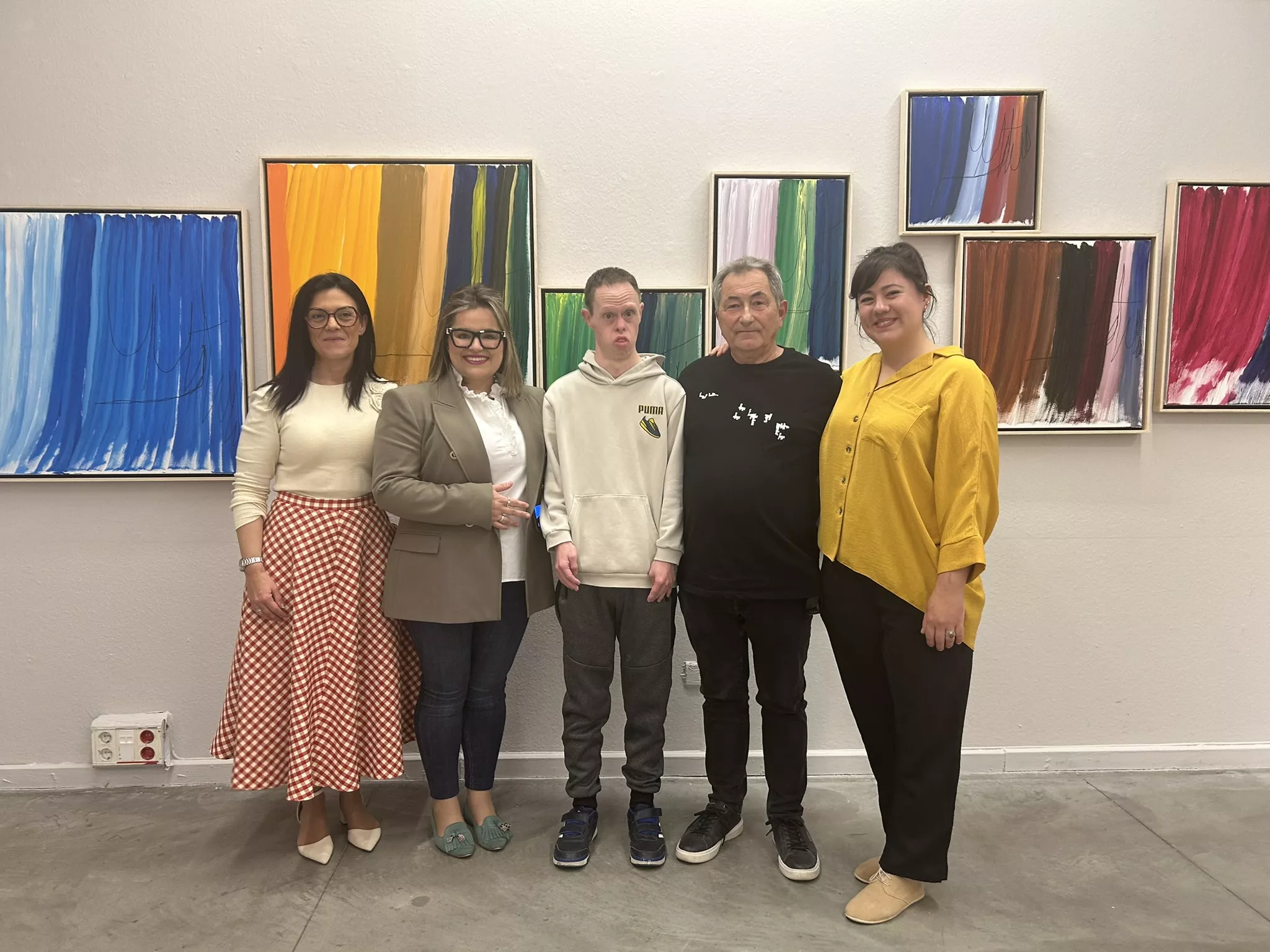 Gustavo Iranzo expone en Huesca un universo donde el color se convierte en lenguaje