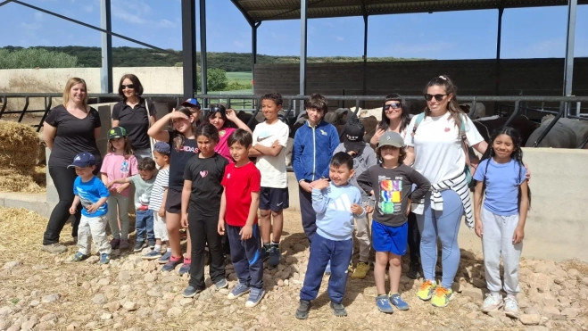 Alumnos y alumnas durante la visita.