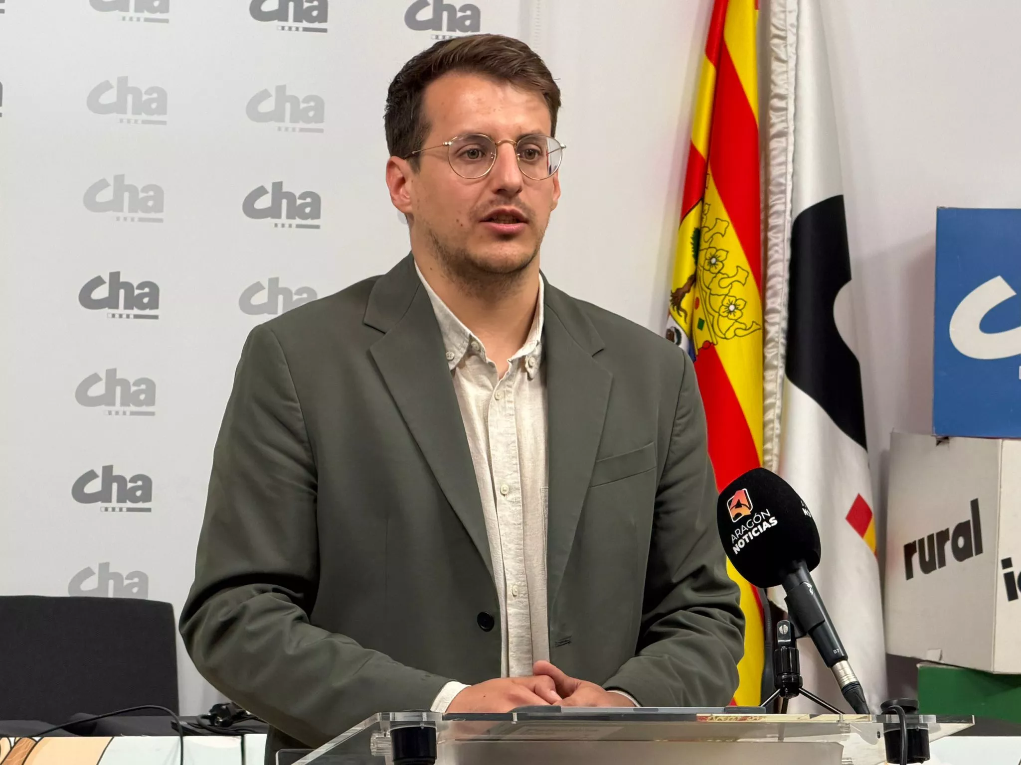 Jorge Pueyo. CHA y Compromís rechazan la renuncia al Corredor Cantábrico-Mediterráneo de altas prestaciones
